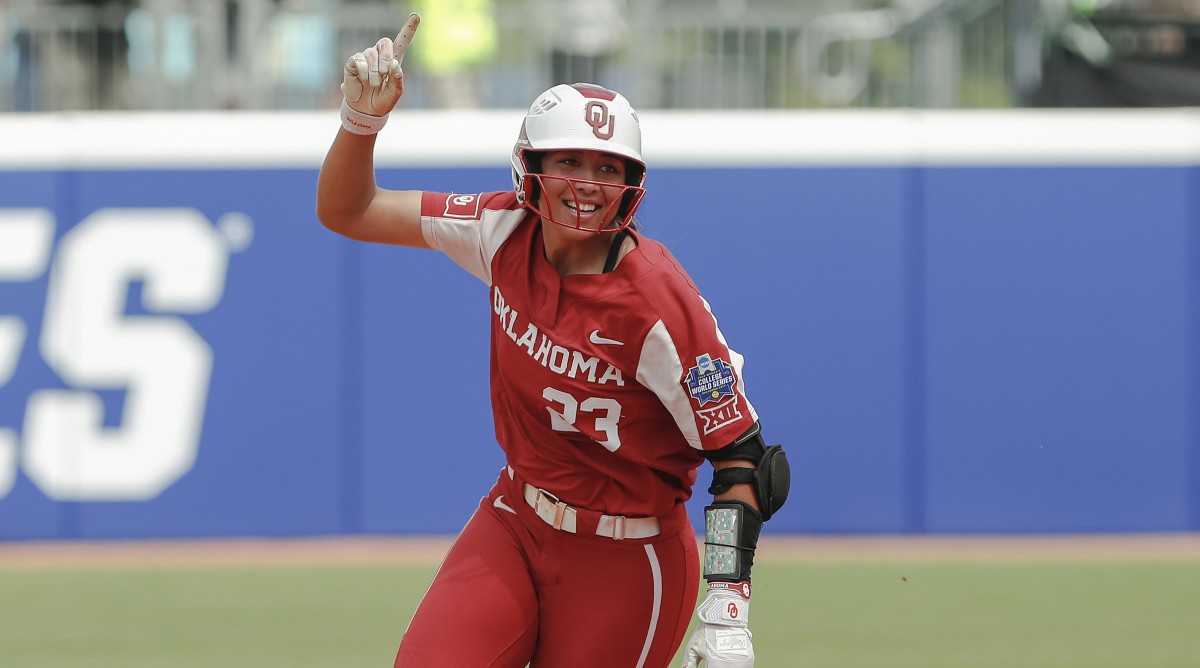 New WCWS Format Guarantees Rest Days, Tees Up a Strong Tournament Finish