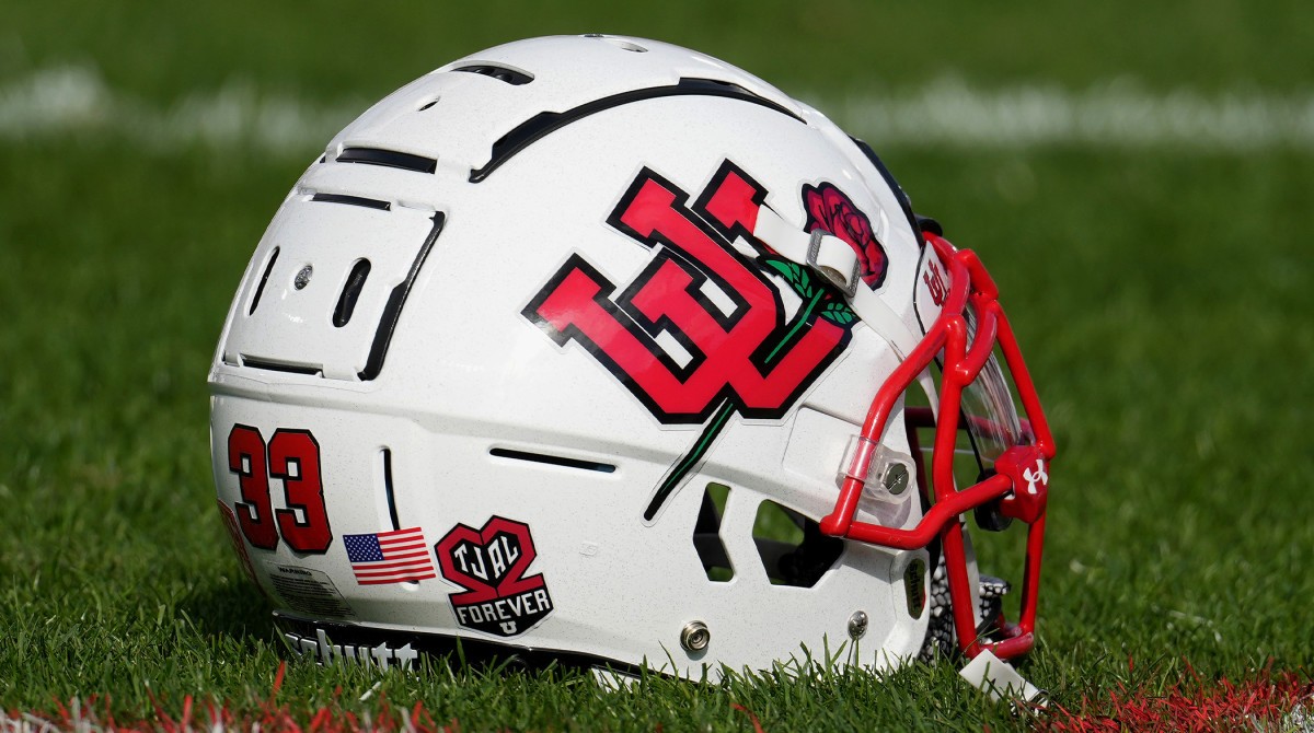 Utah Honors Ty Jordan Aaron Lowe In Rose Bowl With Moment Of Loudness 