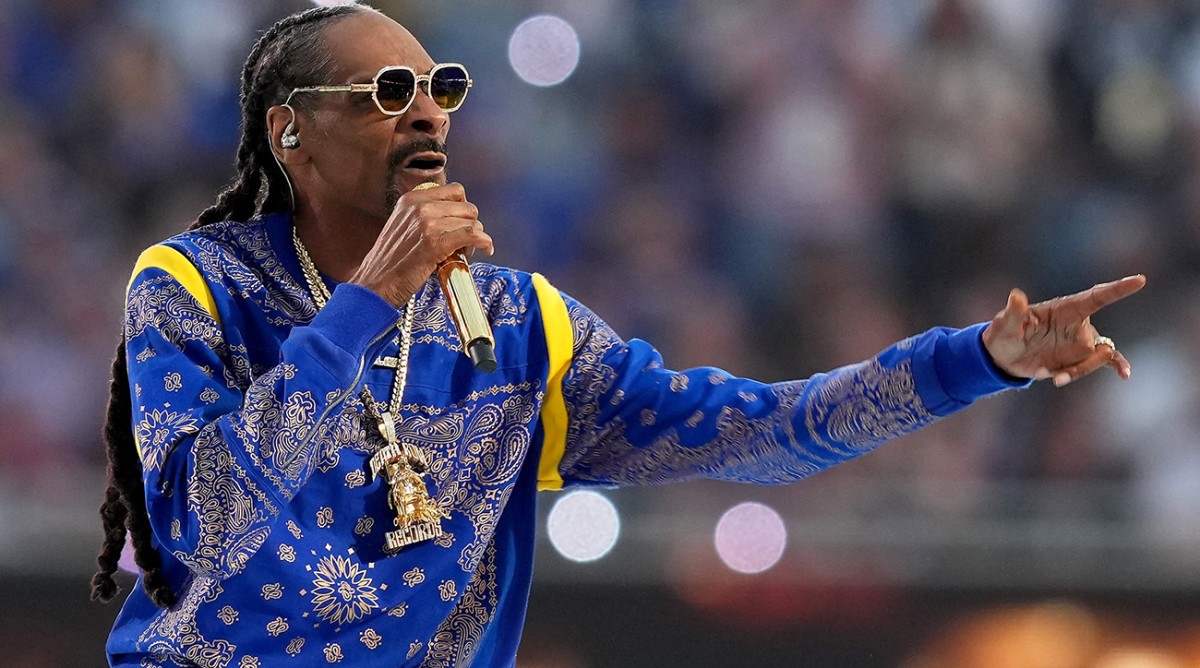 Snoop Dogg Celebrates Jackson State With Deion Sanders