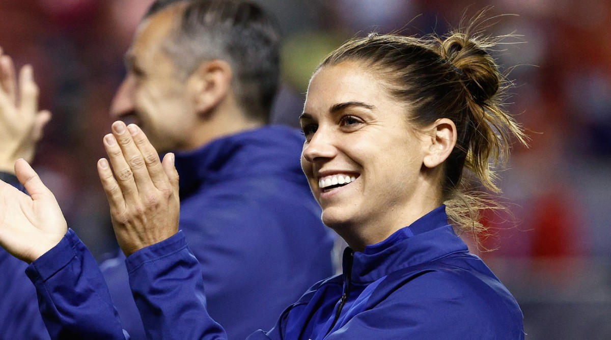 Alex Gifts Young USWNT Fan Signed Jersey After He Went Viral