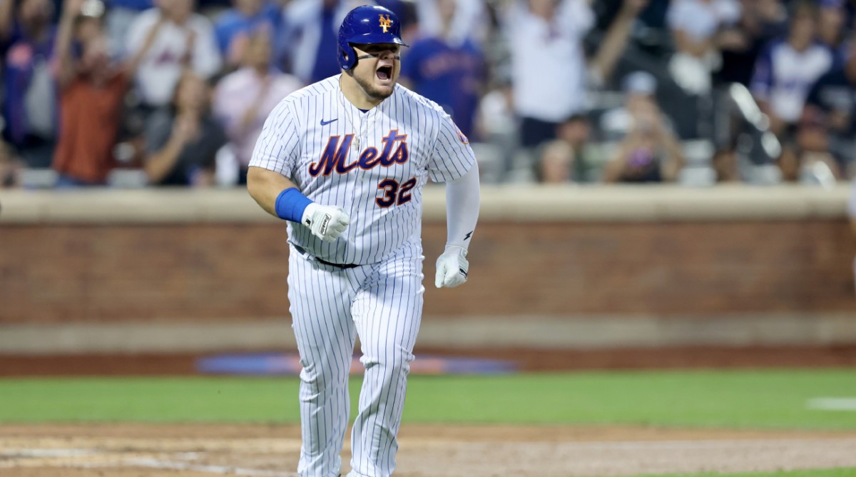 Mets’ Daniel Vogelbach Goes Viral With His New WalkUp Song (Video)