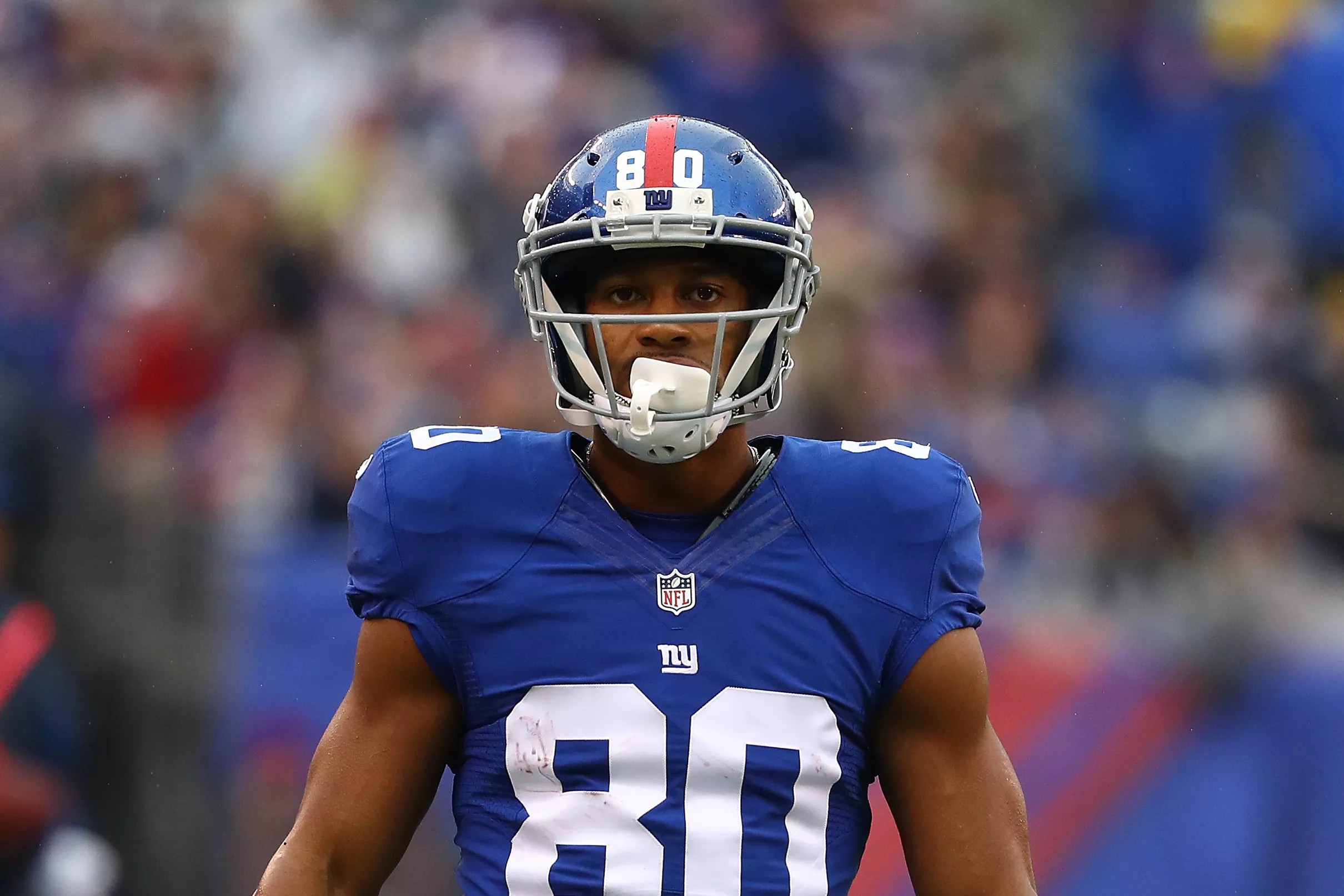 Free agent wide receiver Victor Cruz will pick between the Chicago