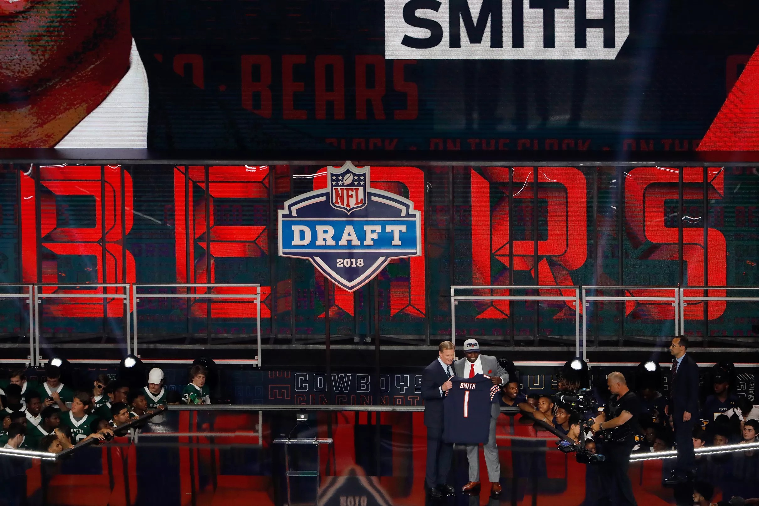 You make the pick in our live Chicago Bears 7round mock draft