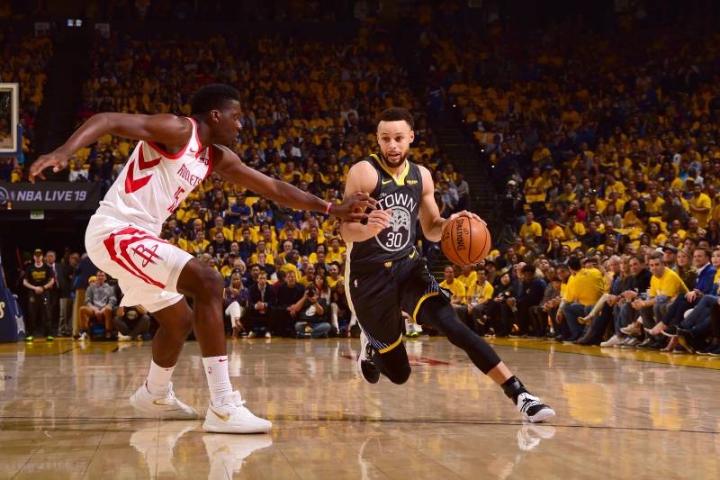 Video: Stephen Curry Dislocates Finger In Warriors Vs. Rockets Game 2