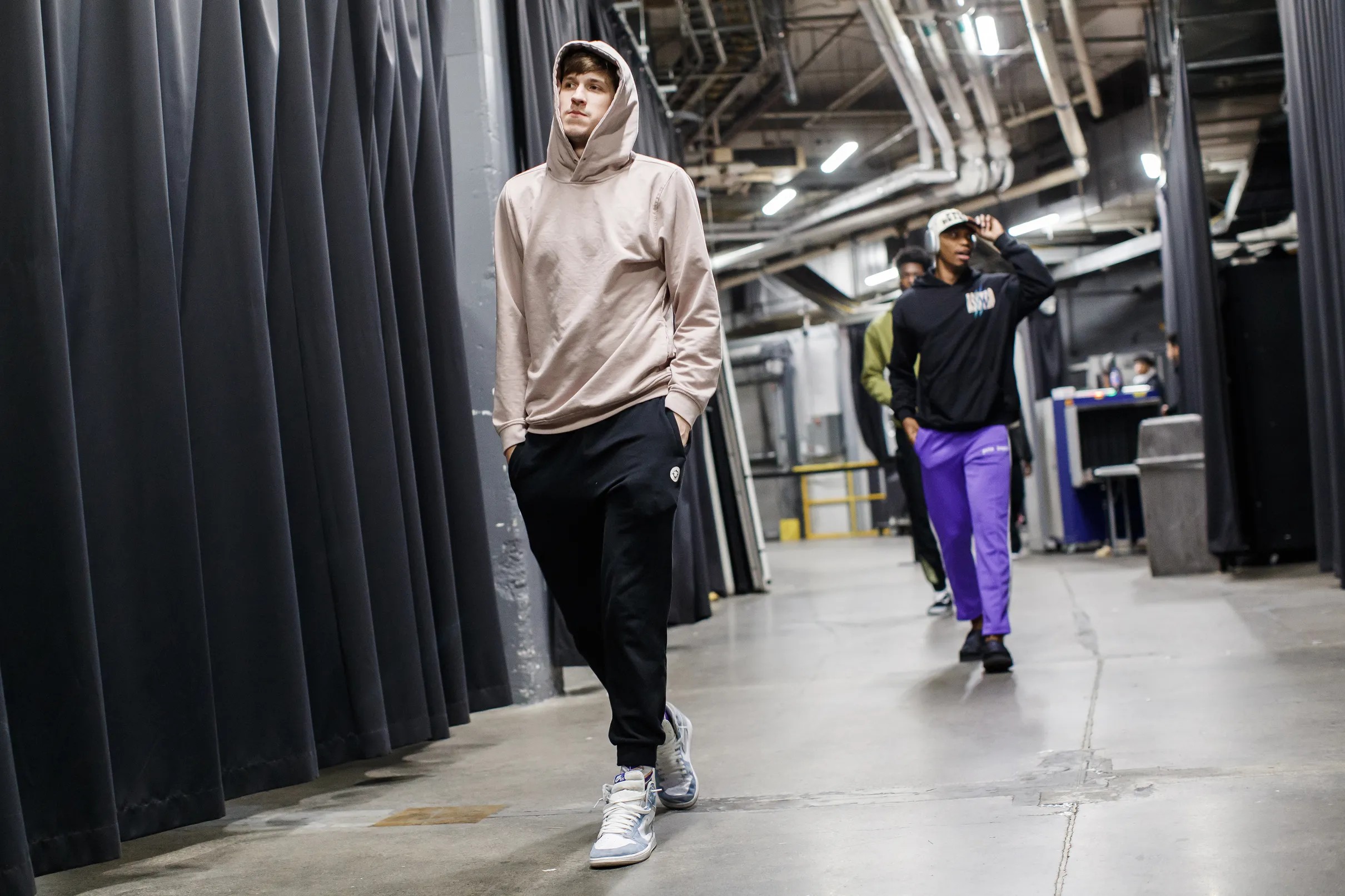 alex caruso sneakers