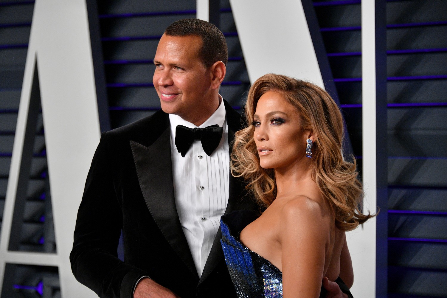 former-yankee-alex-rodriguez-proposes-to-pop-superstar-actress