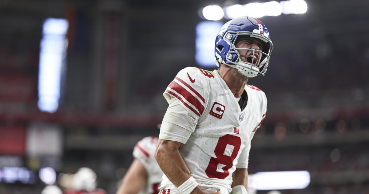 Former Duke QB Daniel Jones throws for 321 yards, Giants rally from  21-point deficit to beat Cardinals 31-28