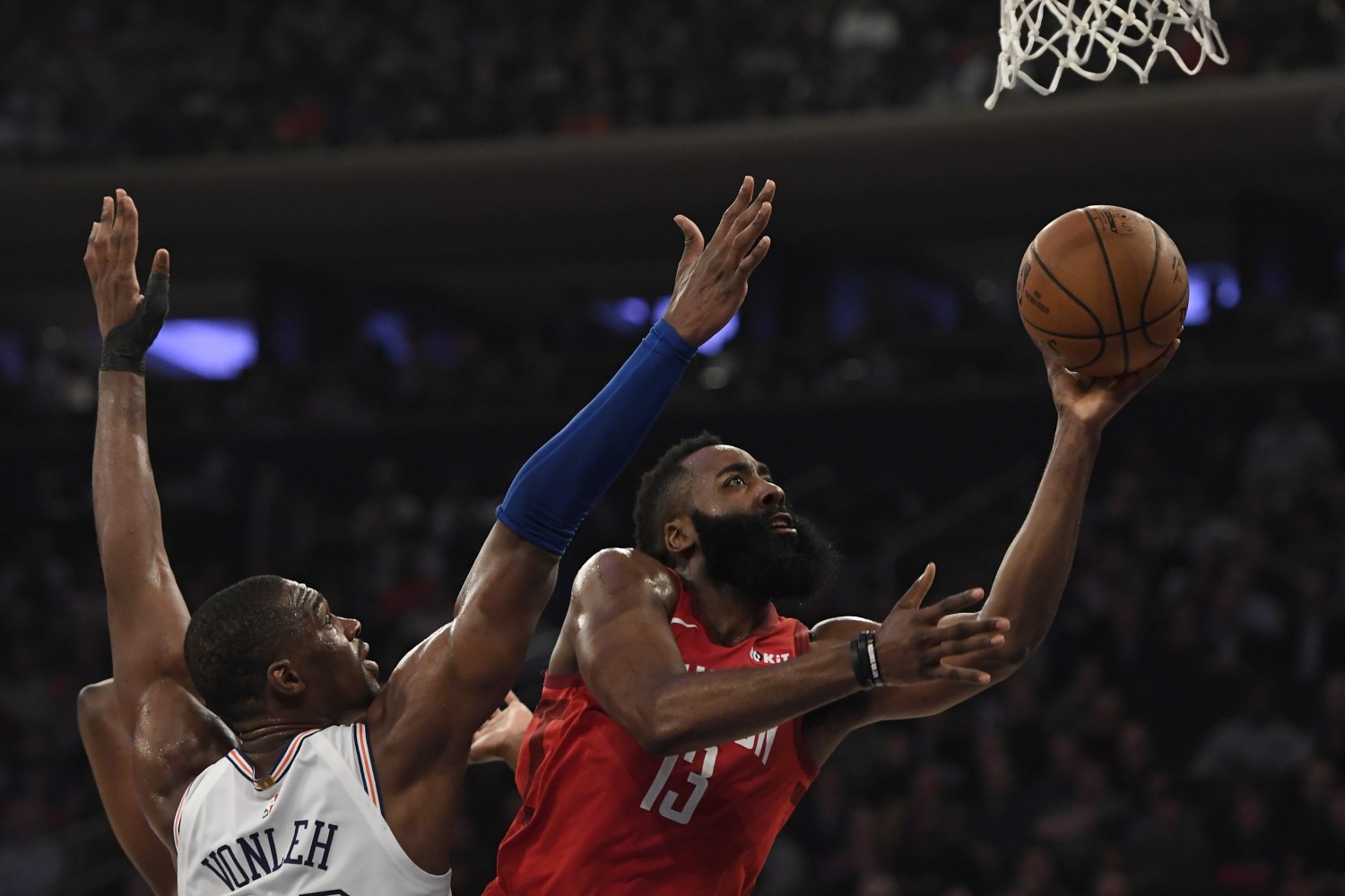 Harden’s Career-High 61 Points Carries Rockets Past Knicks