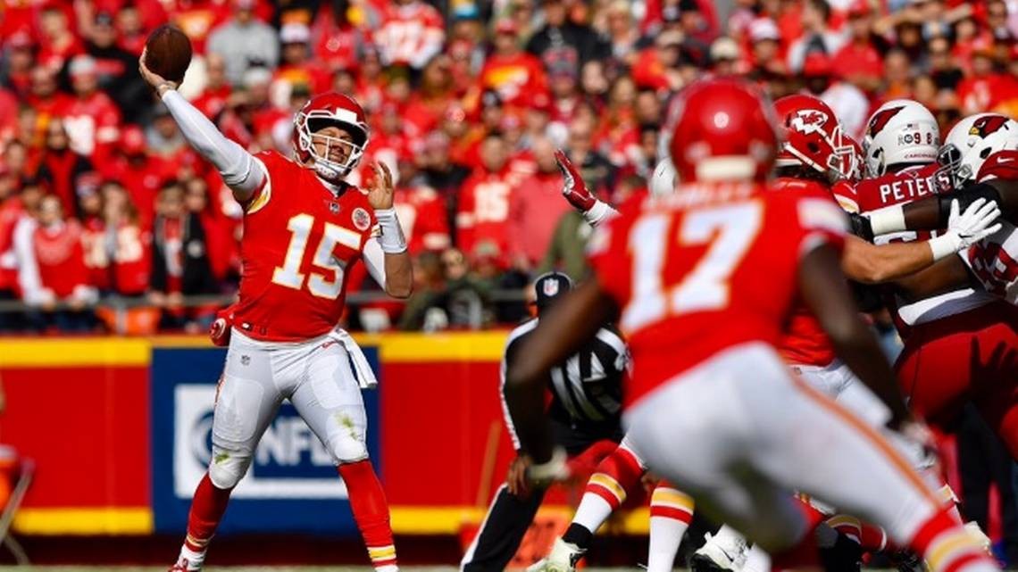 Patrick Mahomes Breaks Len Dawson’s Chiefs Record In First Half Of ...