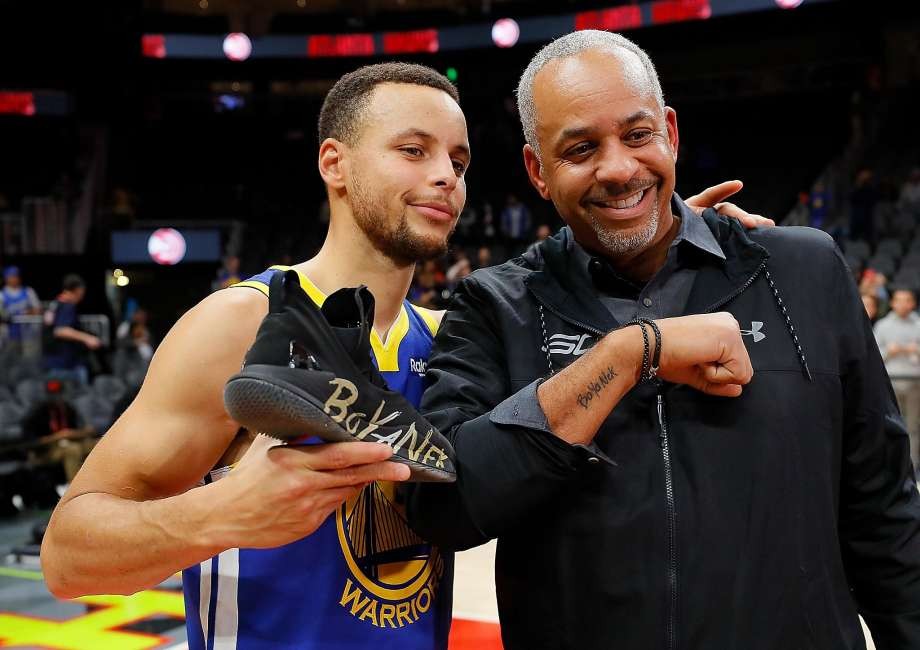 Steph Curry wins karaoke bet with father Dell at American Century
