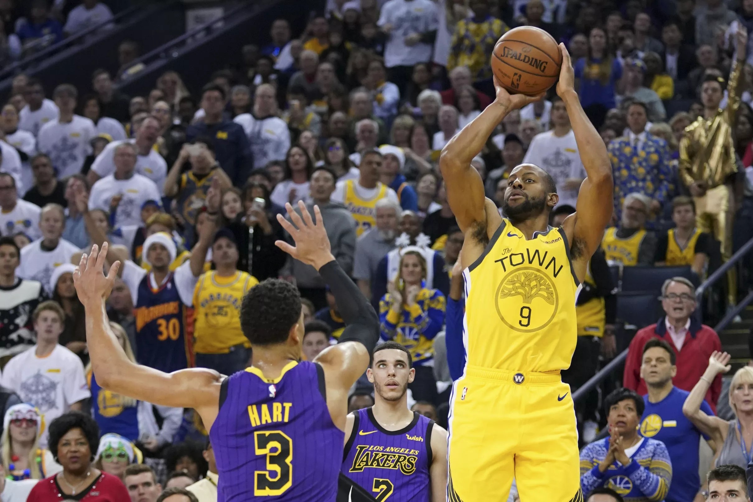 Andre Iguodala fined 25,000 for tossing the ball into the stands