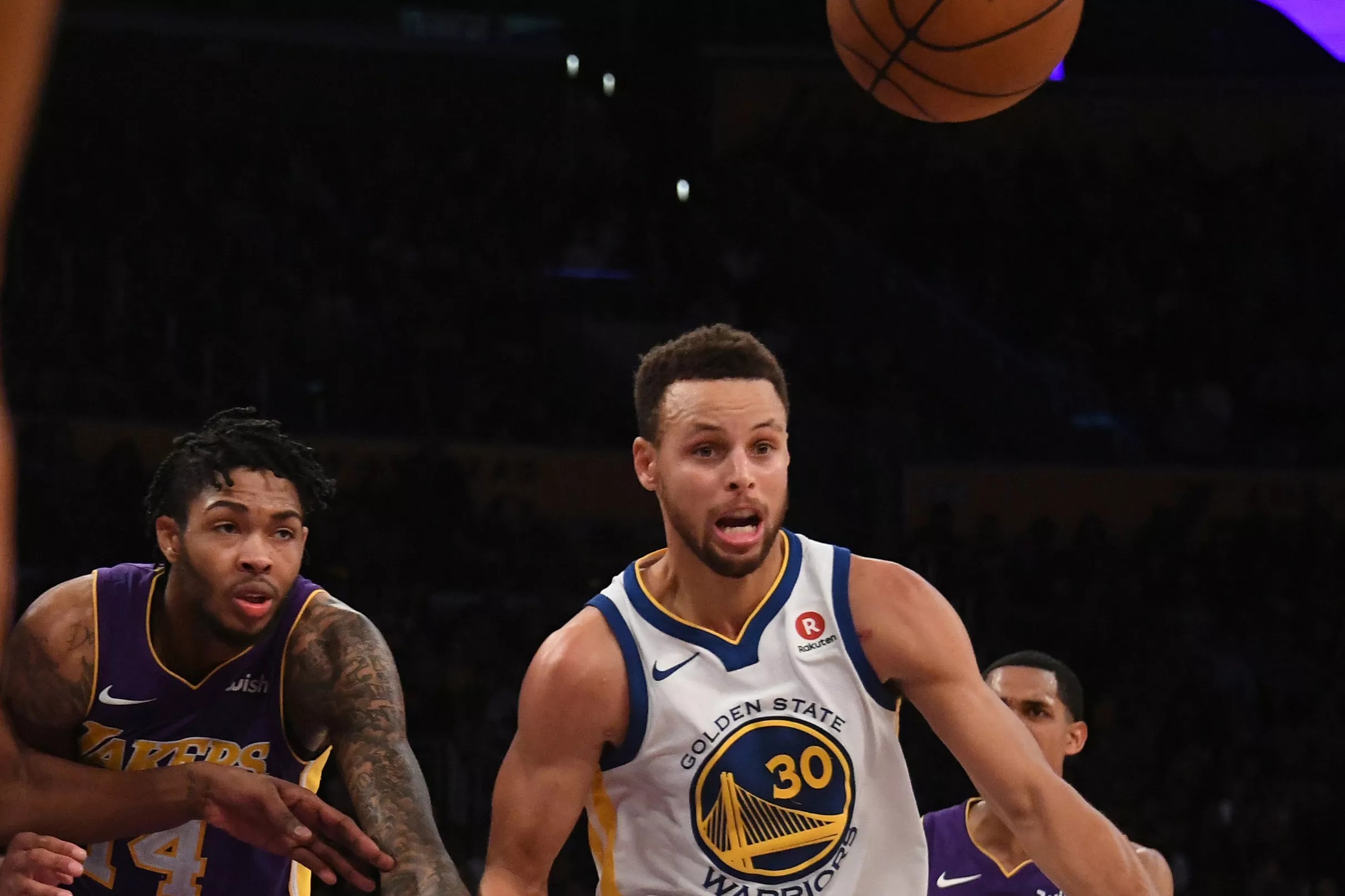 the-warriors-and-lakers-lead-the-league-in-fast-break-points-and-are