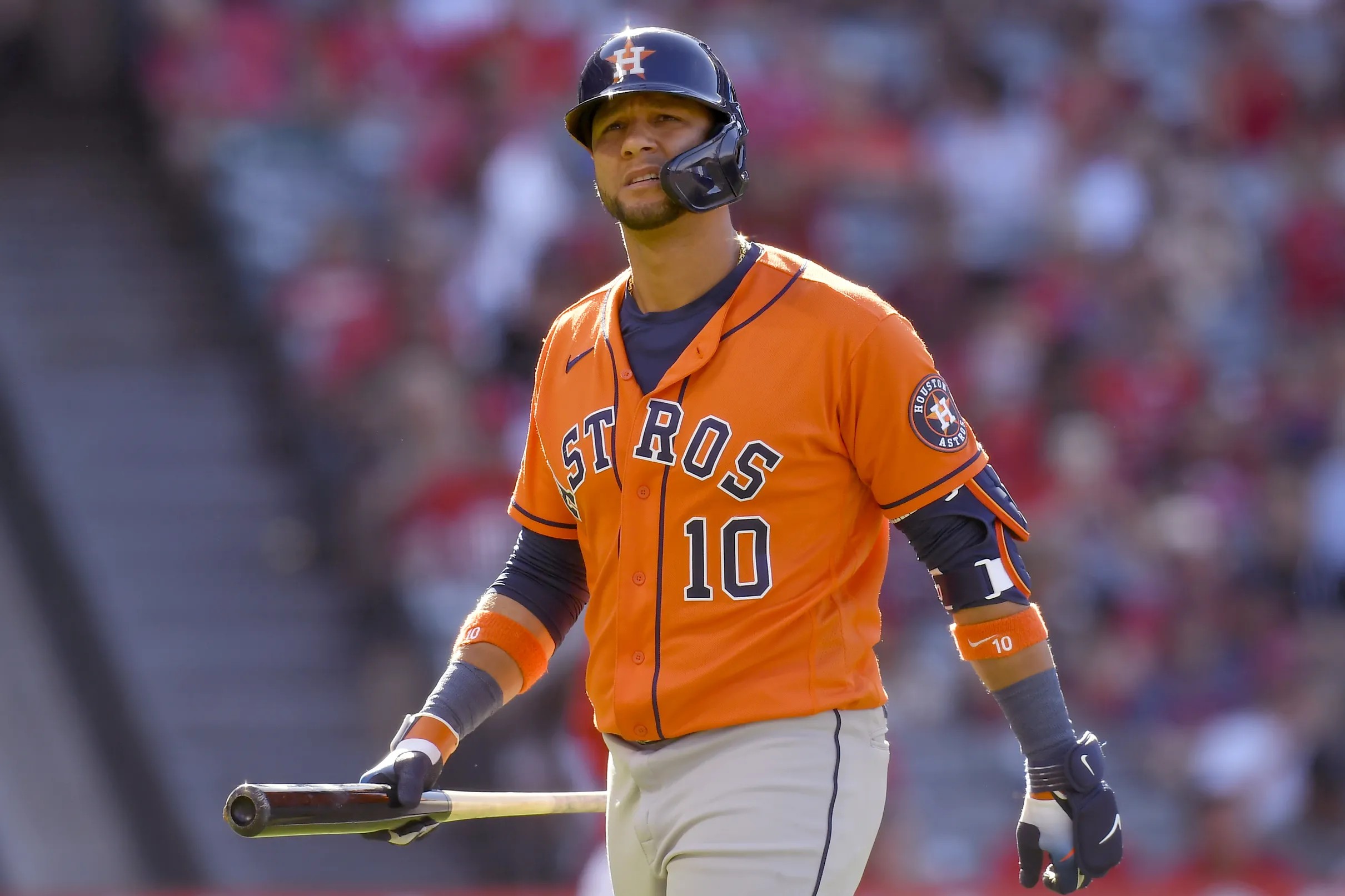 Facing an Astros dilemma To trade or not to trade for a first baseman?