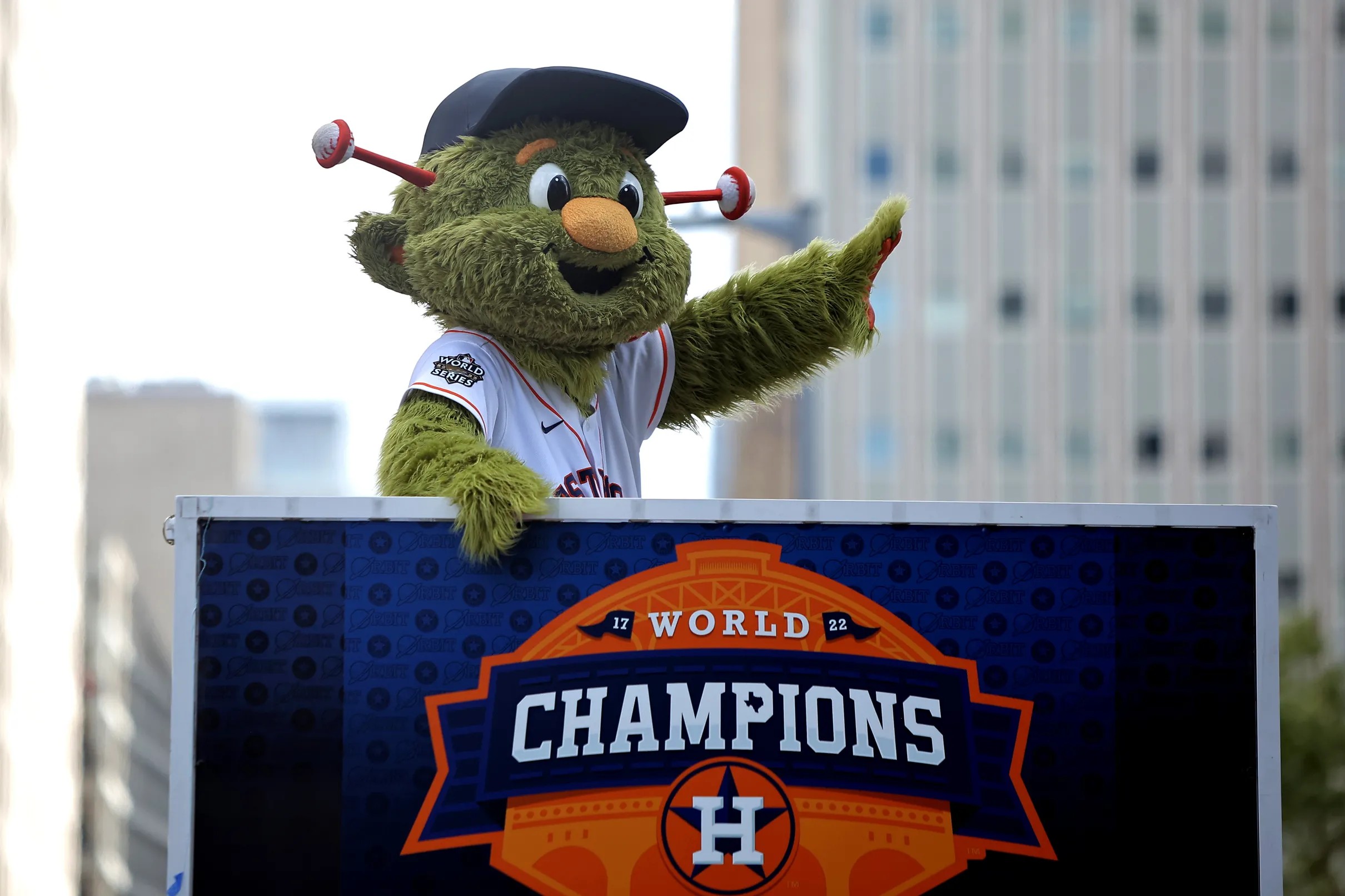 Orbit Has Likely Returned To Houston As The Astros' Mascot - The Crawfish  Boxes