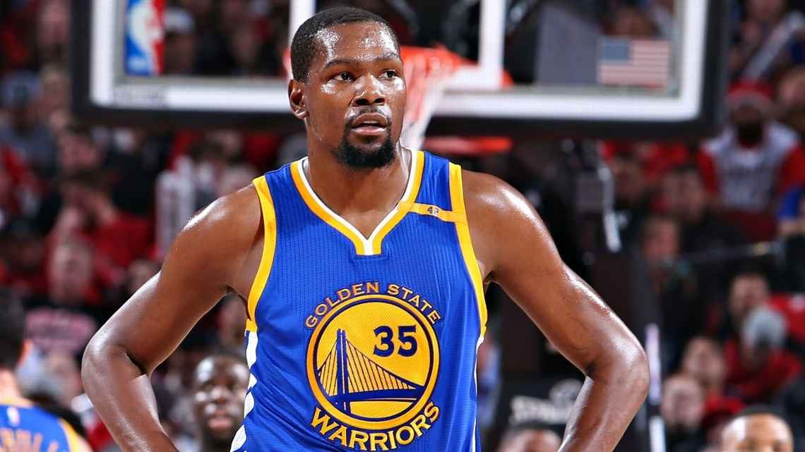 Warriors' Kevin Durant ejected for arguing with ref in first game back