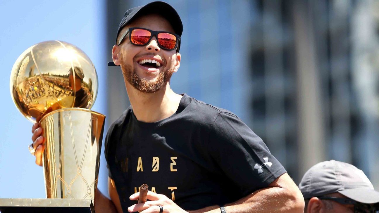 Stephen Curry agrees he wants to stay with Warriors for