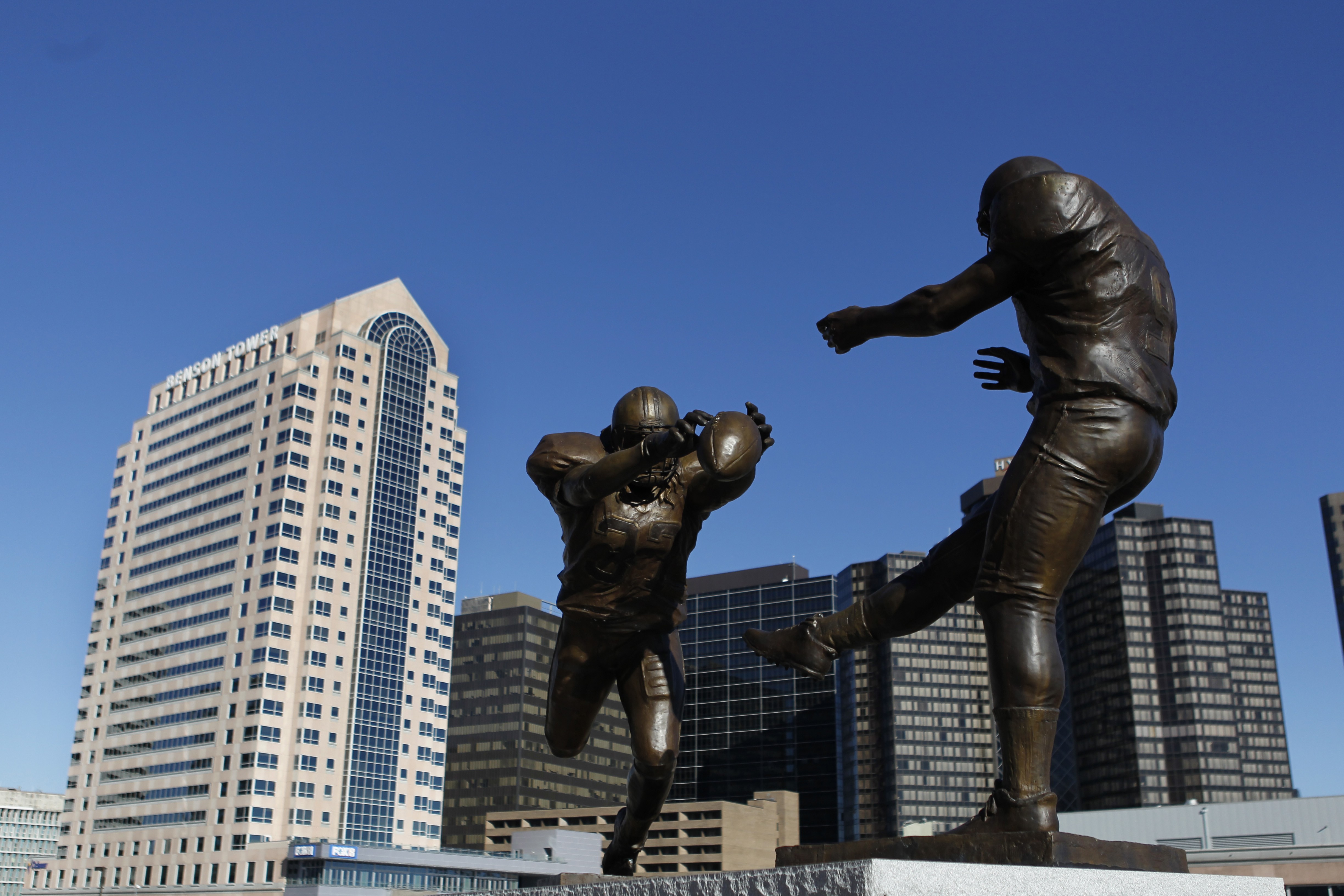 Peyton Manning To Join Elite List Of NFL Statues