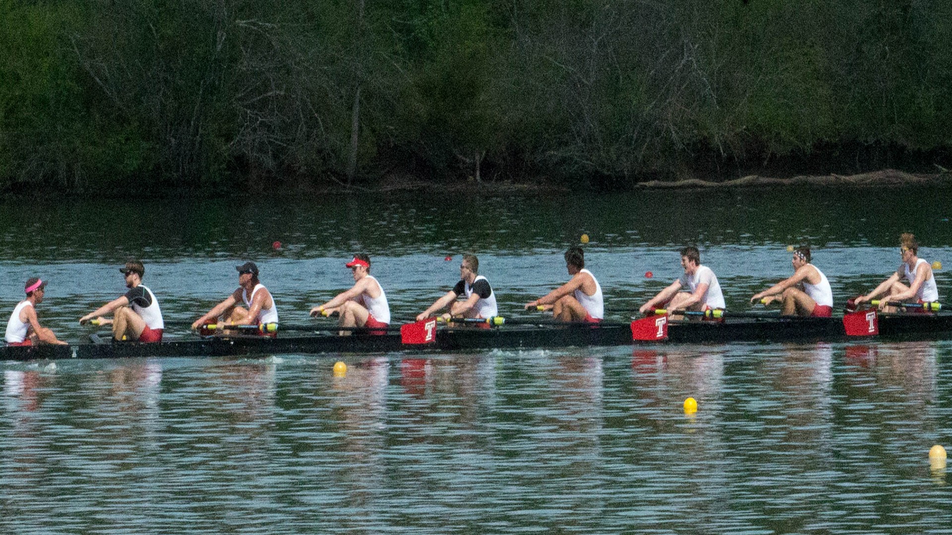 Men's Crew Opens Fall at King's Head Regatta