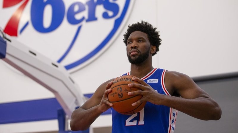 Tuesday s Hot Clicks: Joel Embiid Lost 20 Pounds by Doing Nothing at All