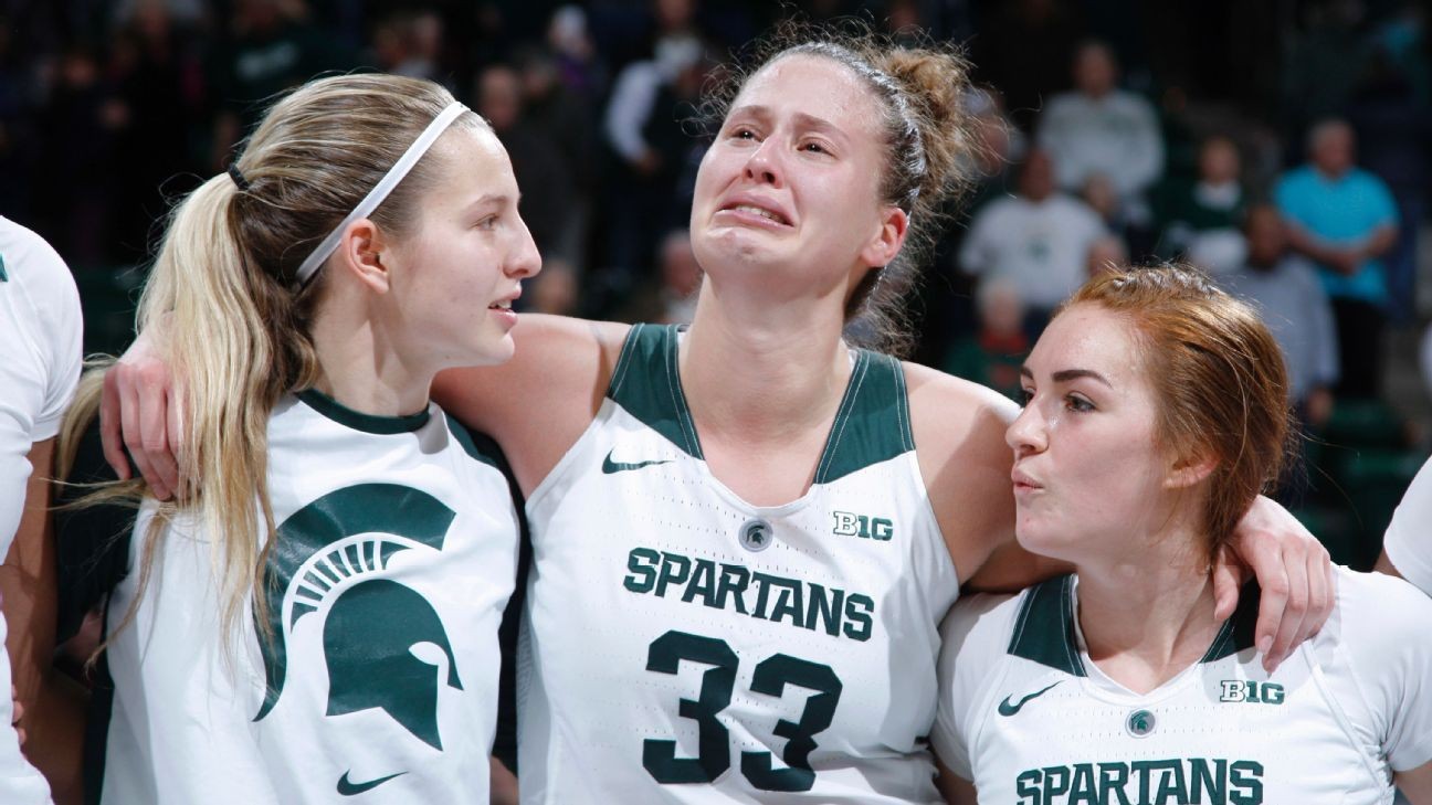 Michigan State Enters Ap Poll After Beating Oregon Uconn Top Again 5829