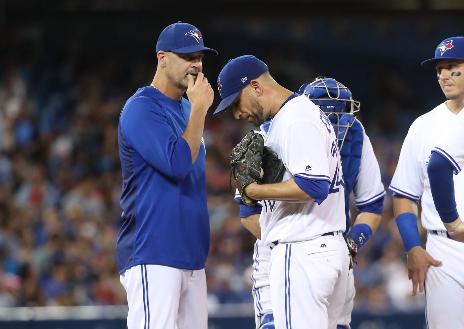 Blue Jays Pete Walker reportedly likely to return as pitching coach