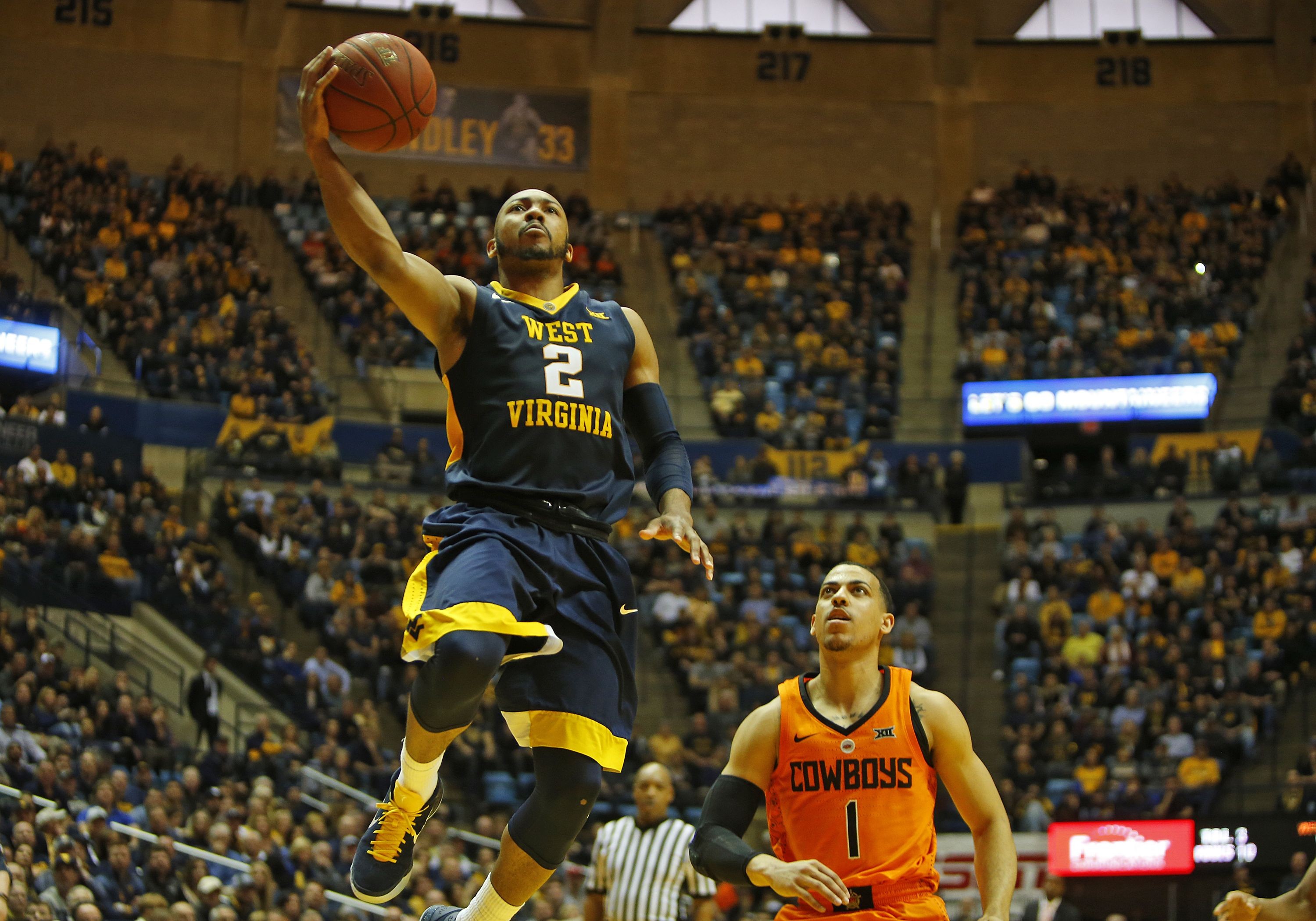 wvu-basketball-jevon-carter-is-leader-in-classroom-court