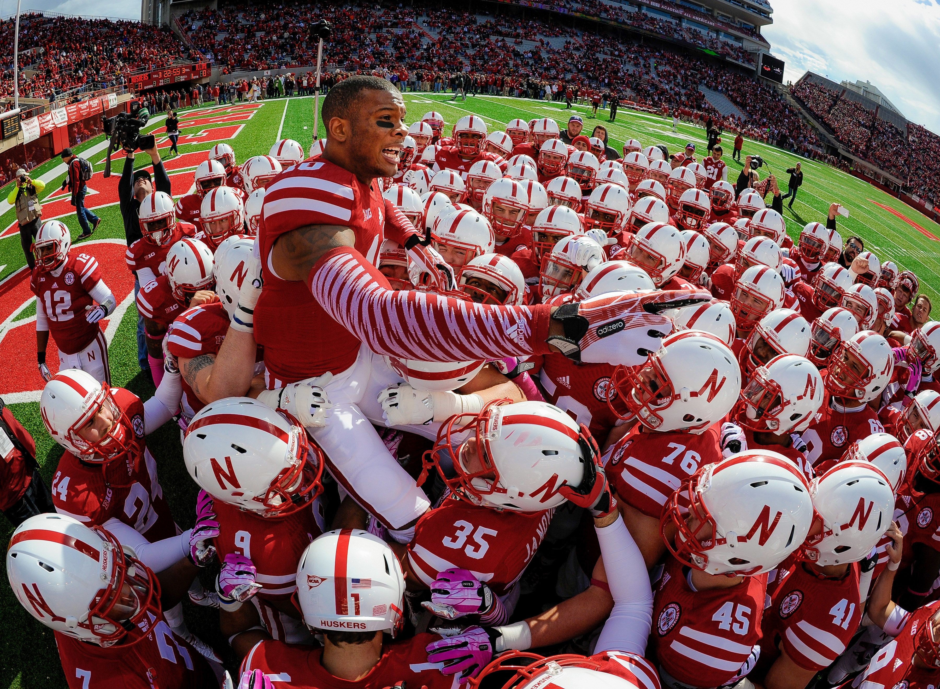 Nebraska football becomes first Power 5 offer for big offensive lineman