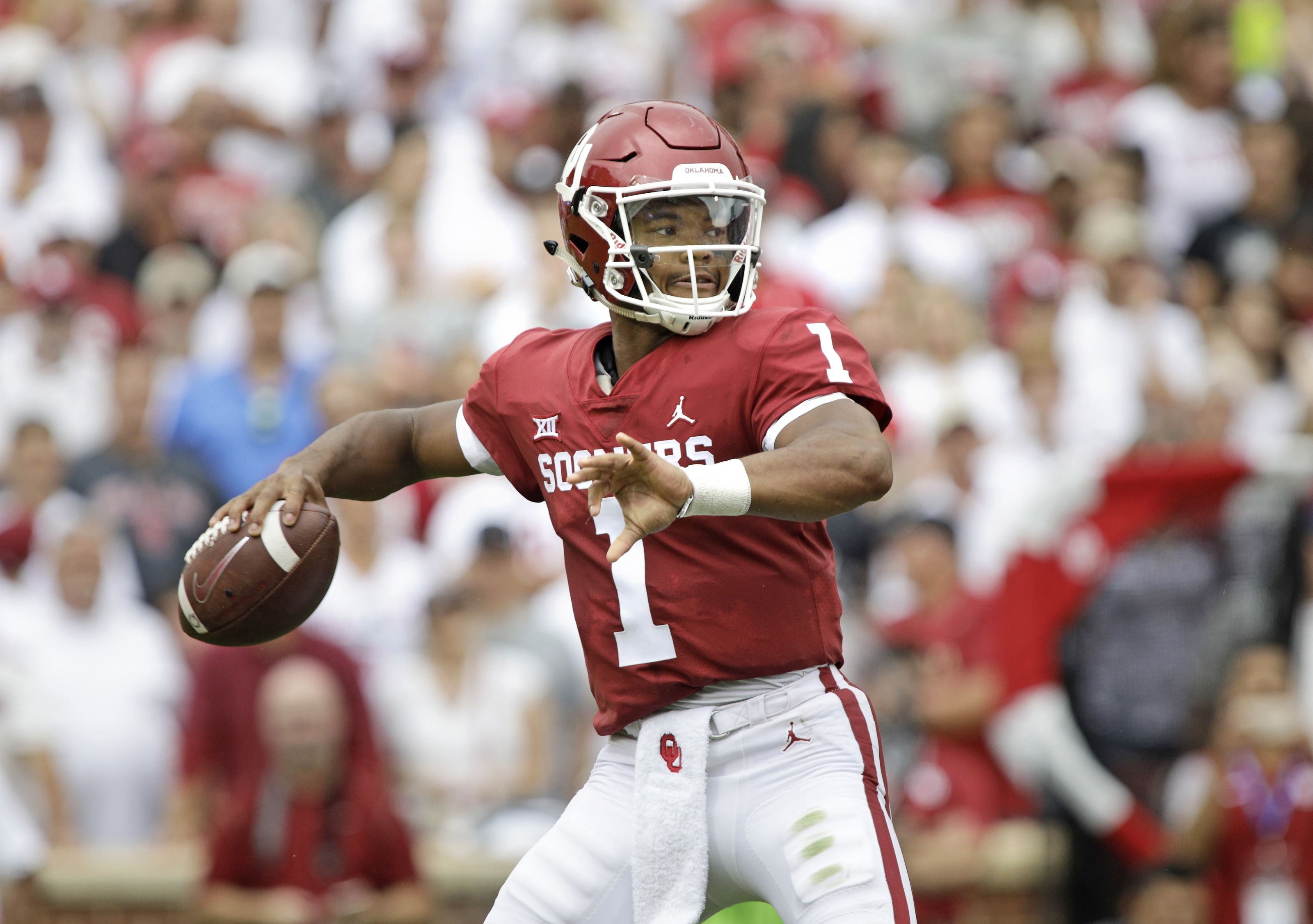 Kyler Murray named a semifinalist for the 2018 Davey O’Brien Award