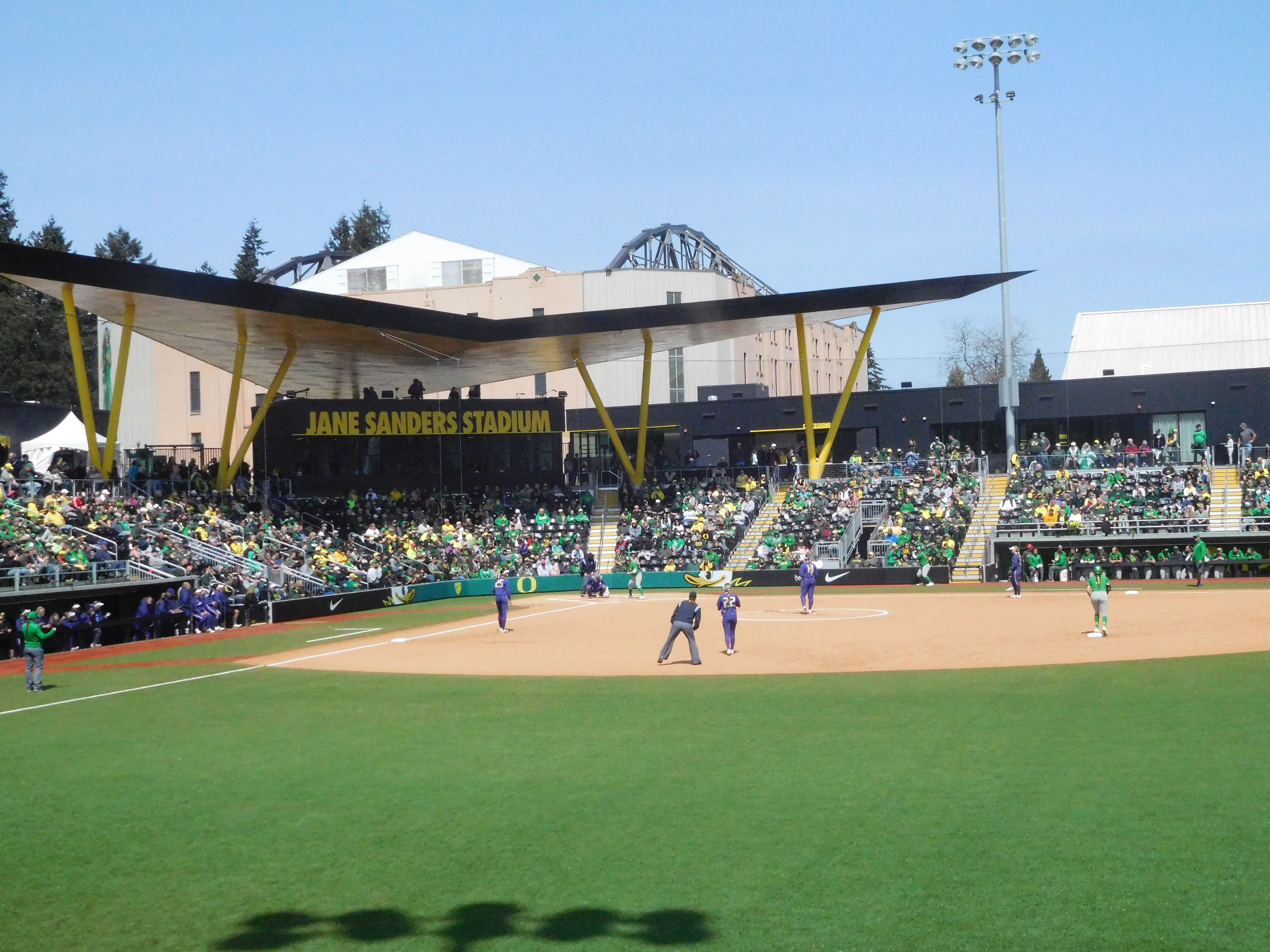 Oregon Ducks Bring Momentum Into Series With Oregon State