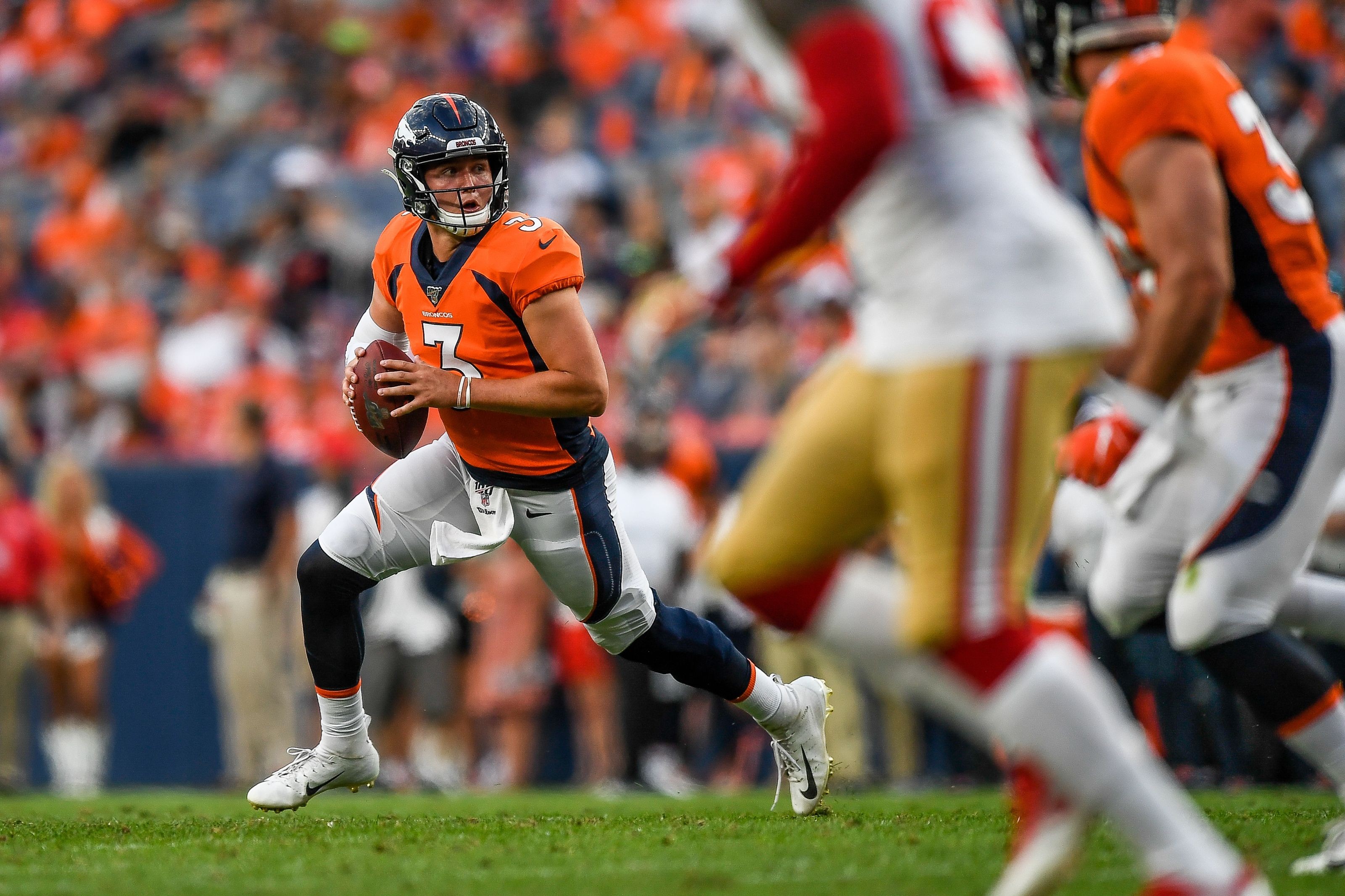 Drew Lock injures hand in Monday Night Football game
