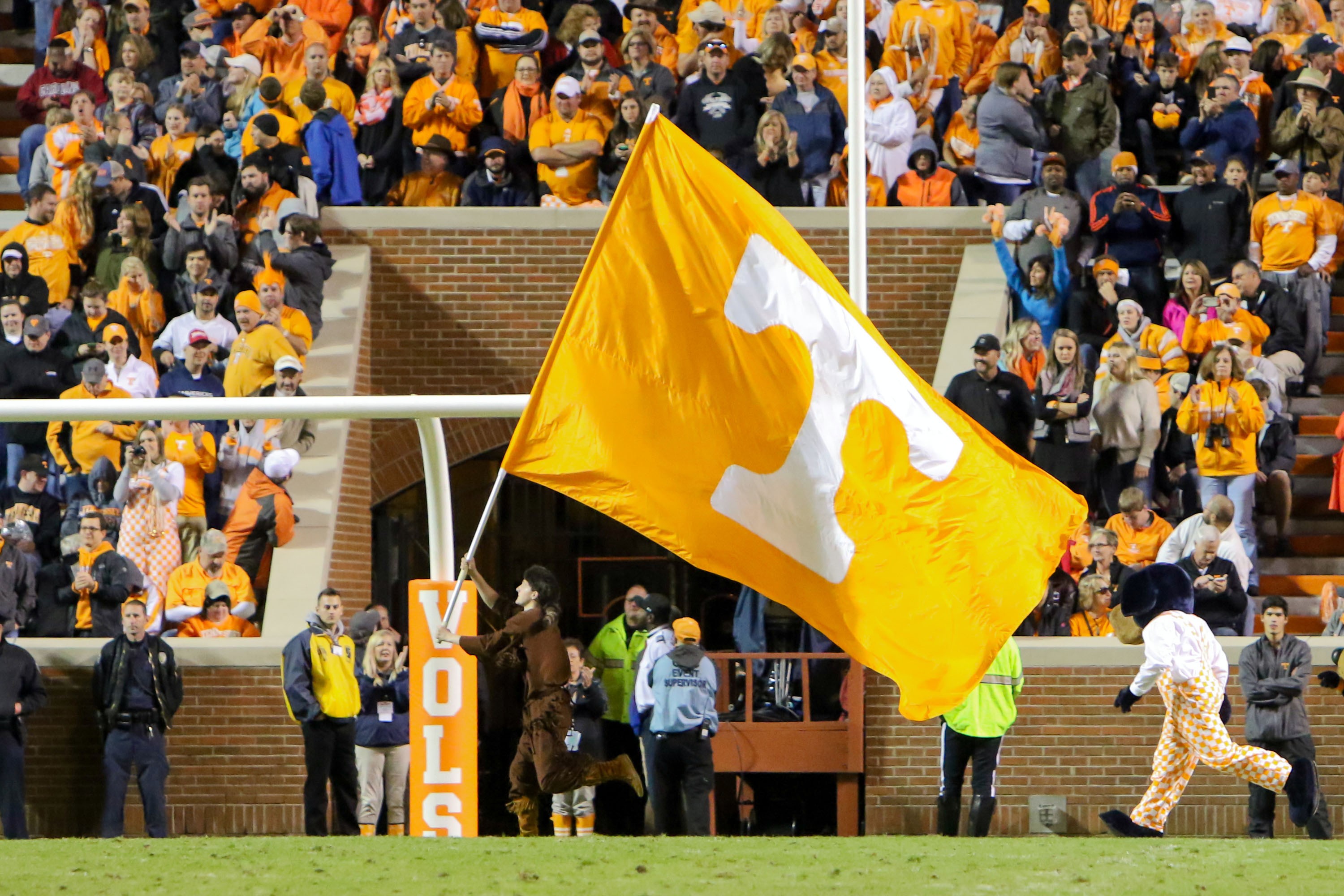 Tennessee football recruiting Vols in top 5 for junior college