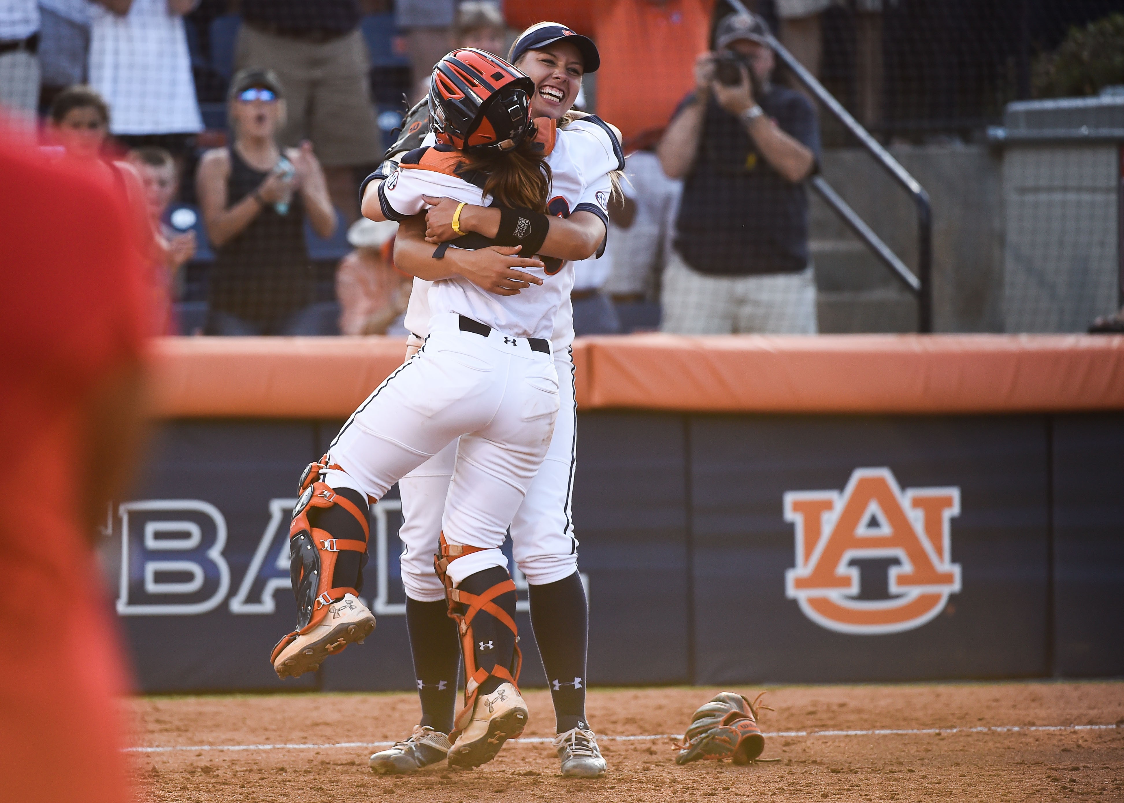 Auburn Softball Tigers Win 21st Consecutive Home Opener