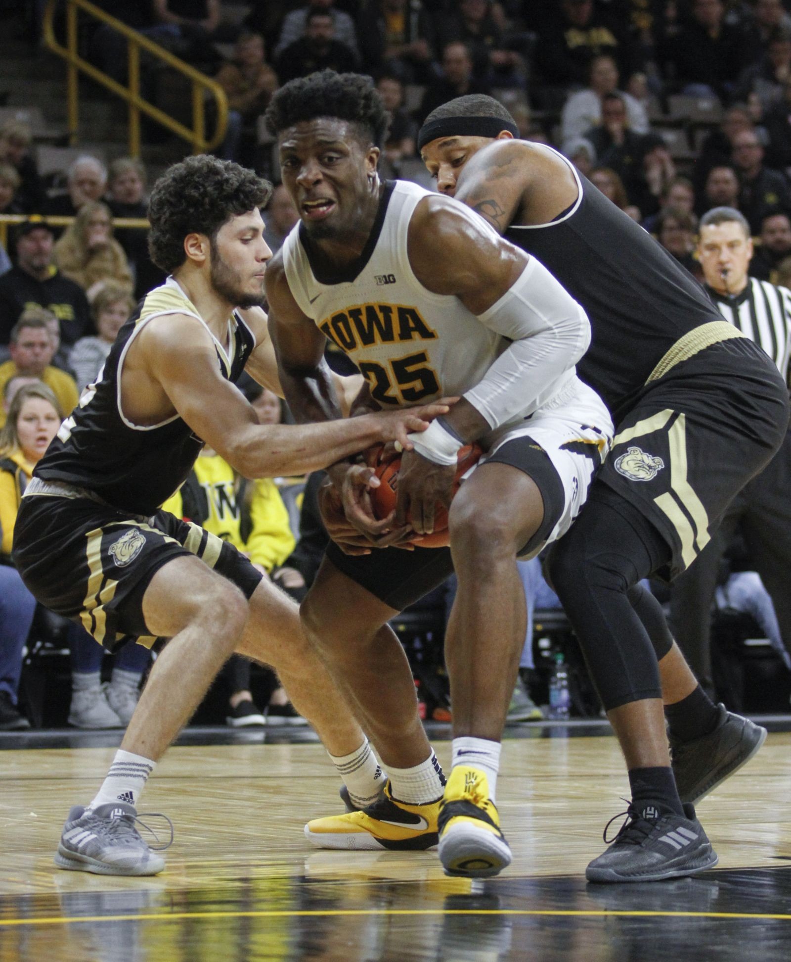 Iowa basketball Hawks survive last nonconference game