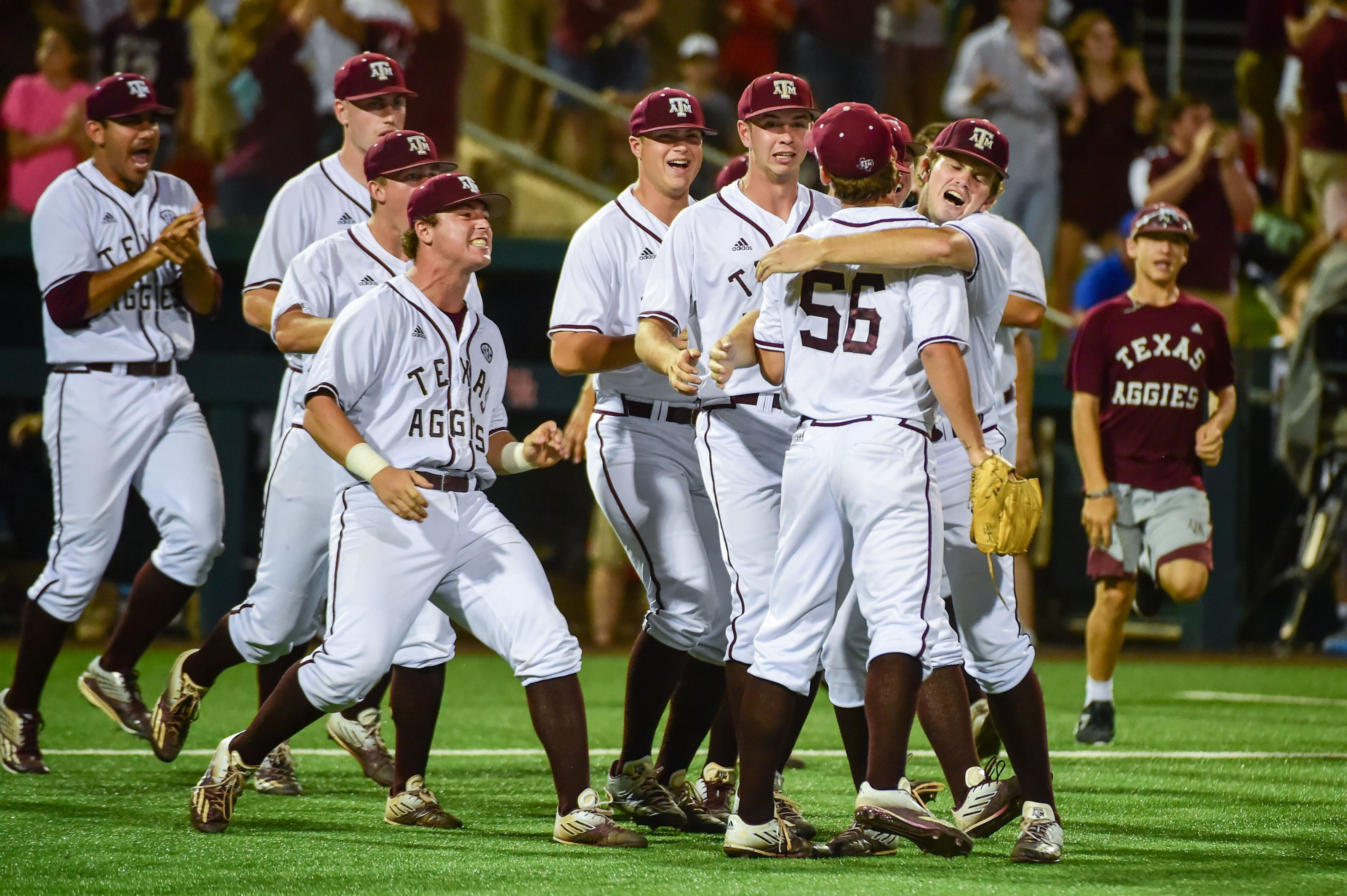Texas A&M Baseball: Aggies move up in polls with series win over No. 1