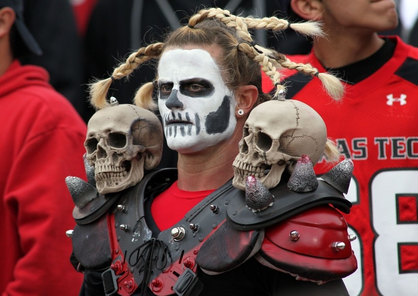 Texas Tech's Brandon Carter sporting clean-cut look