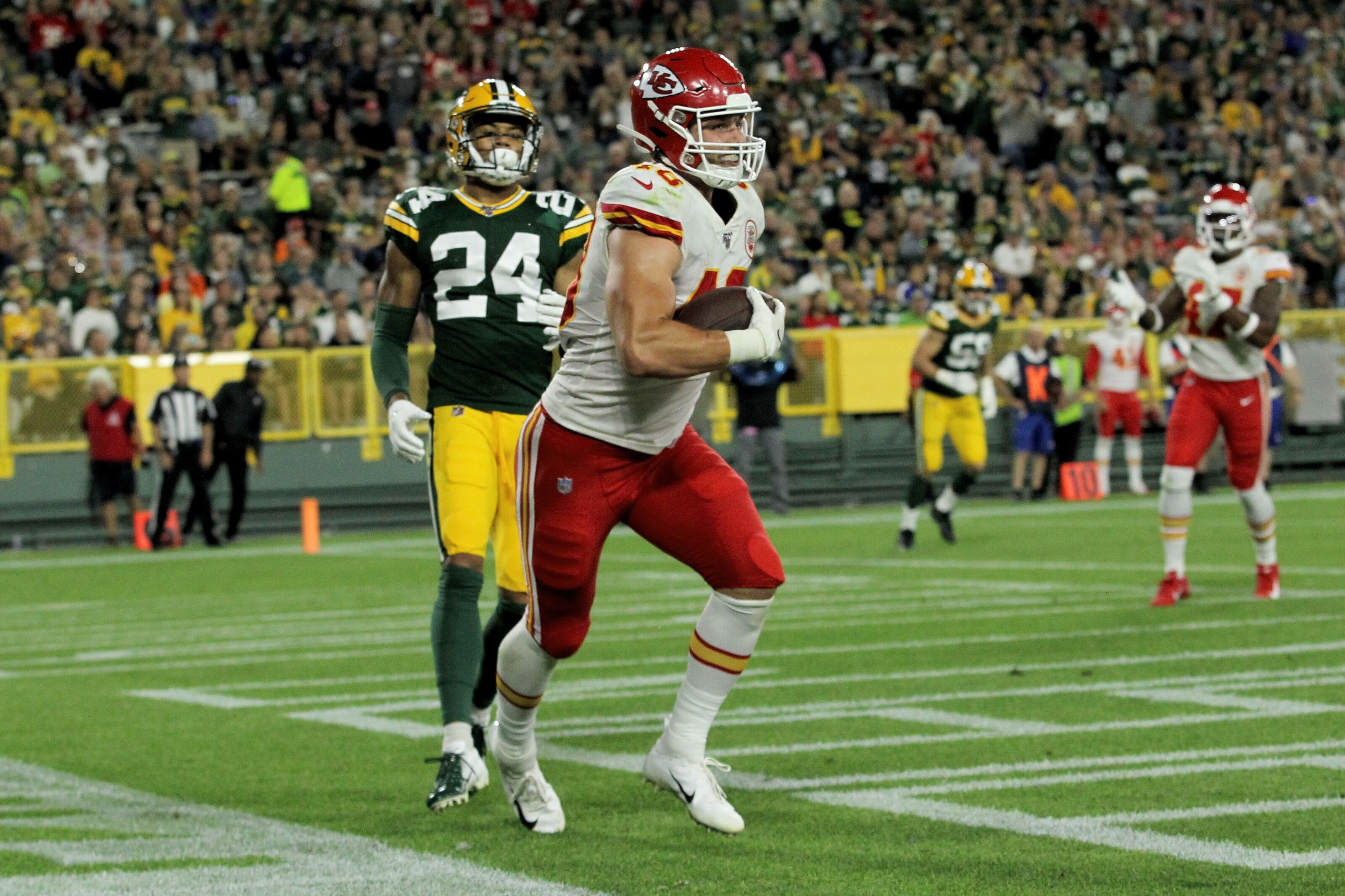 Kansas City Chiefs Sign Tight End Nick Keizer To Deal For 2020