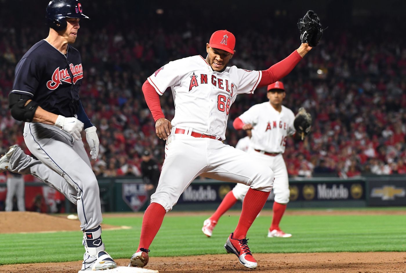 Edwin Encarnacion hits insidethepark HR; Indians beat Angels 60