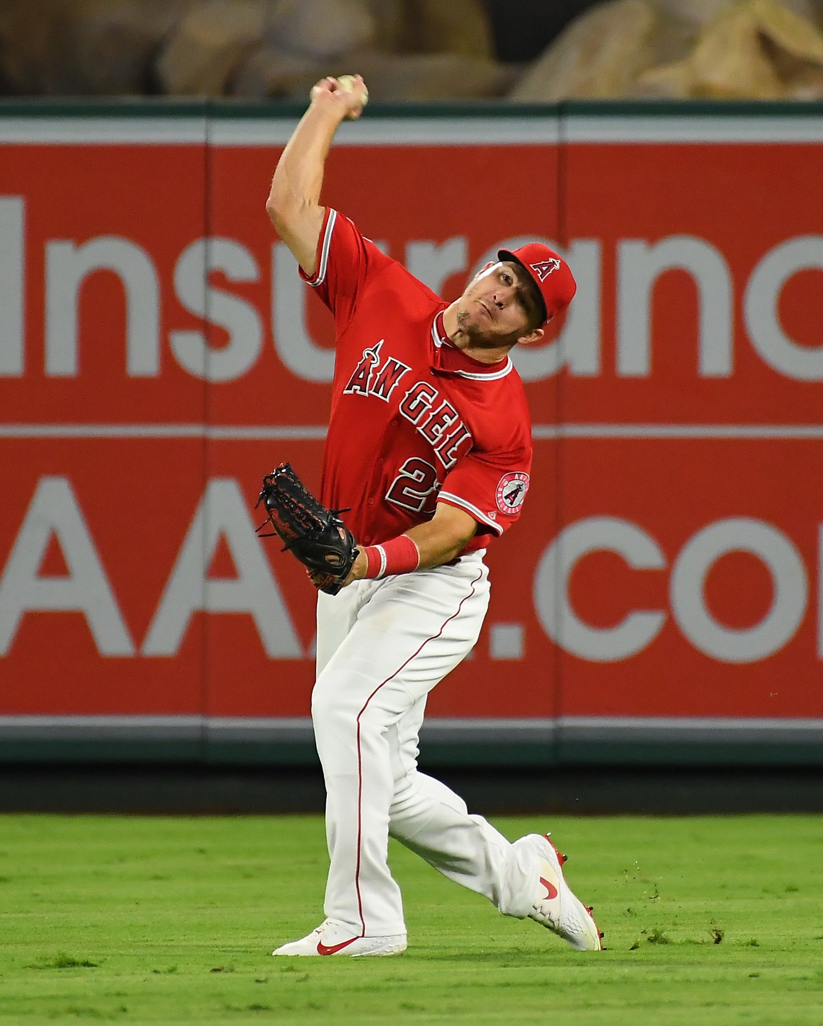 Mike Trout on a mission to improve his defense, and maybe win a Gold Glove  – San Bernardino Sun