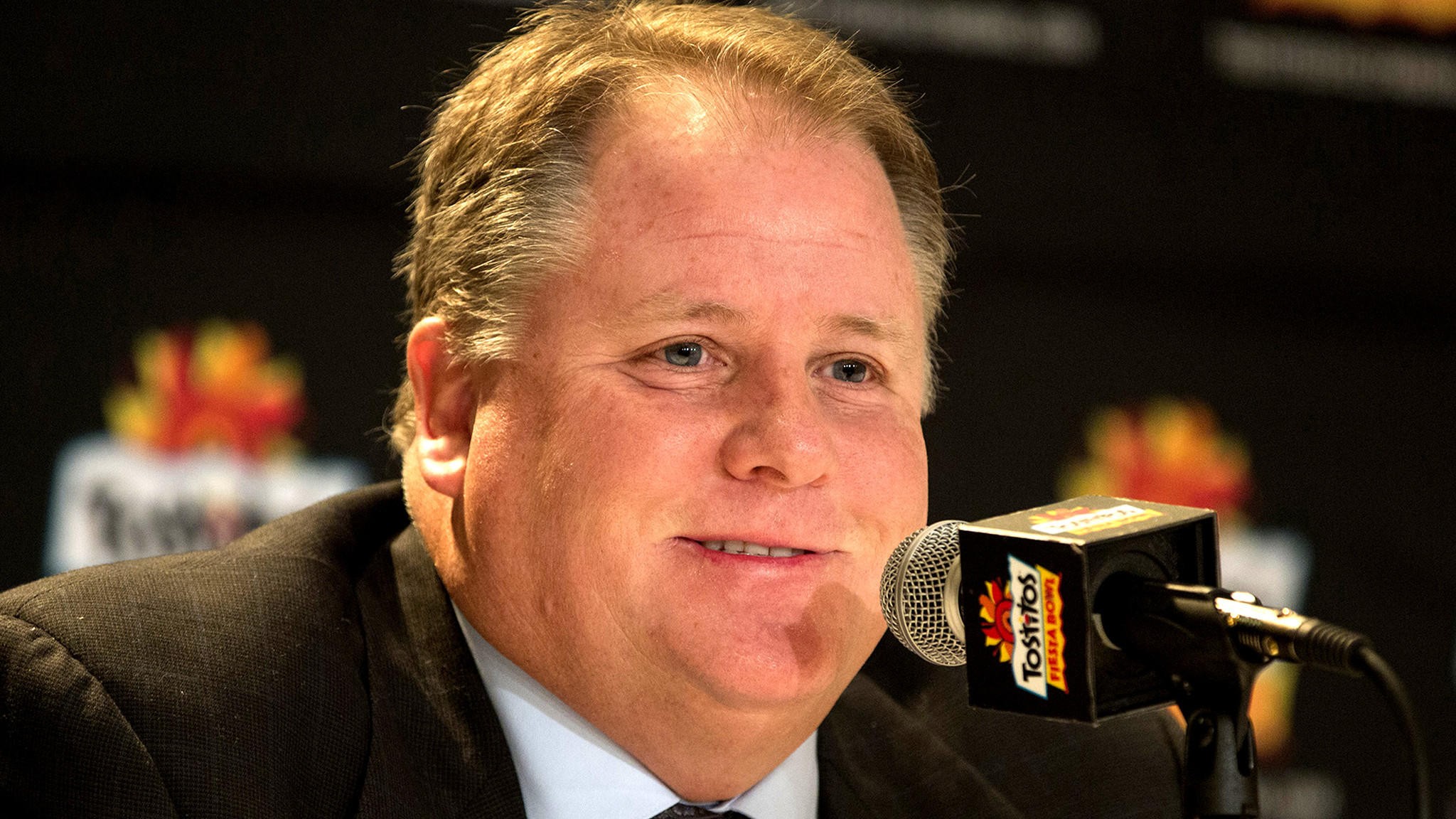 UCLA goes all in on Chip Kelly, and it's a gamble