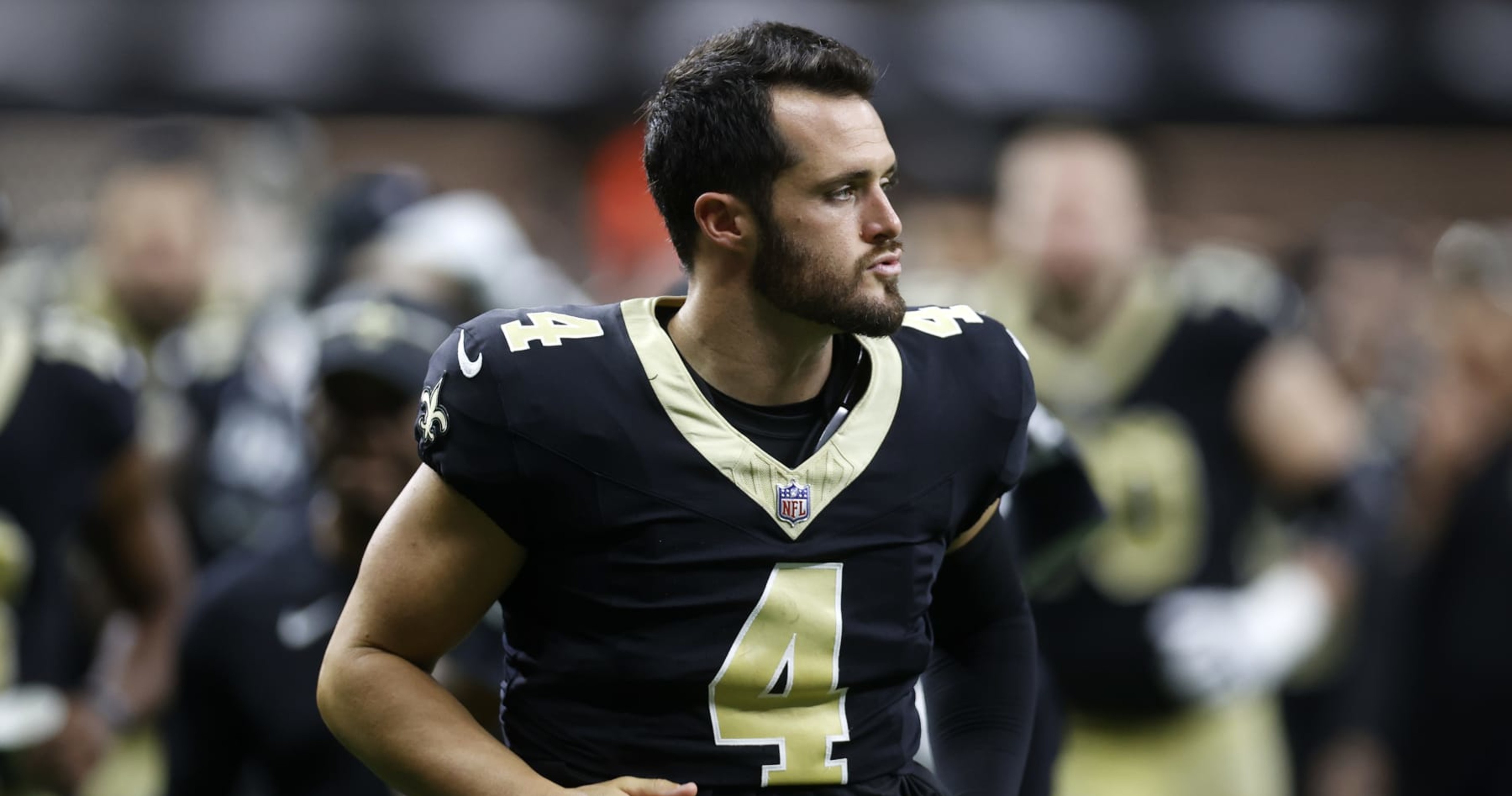 New Orleans Saints quarterback Derek Carr ruled out of game with right  shoulder injury; replaced by Jameis Winston