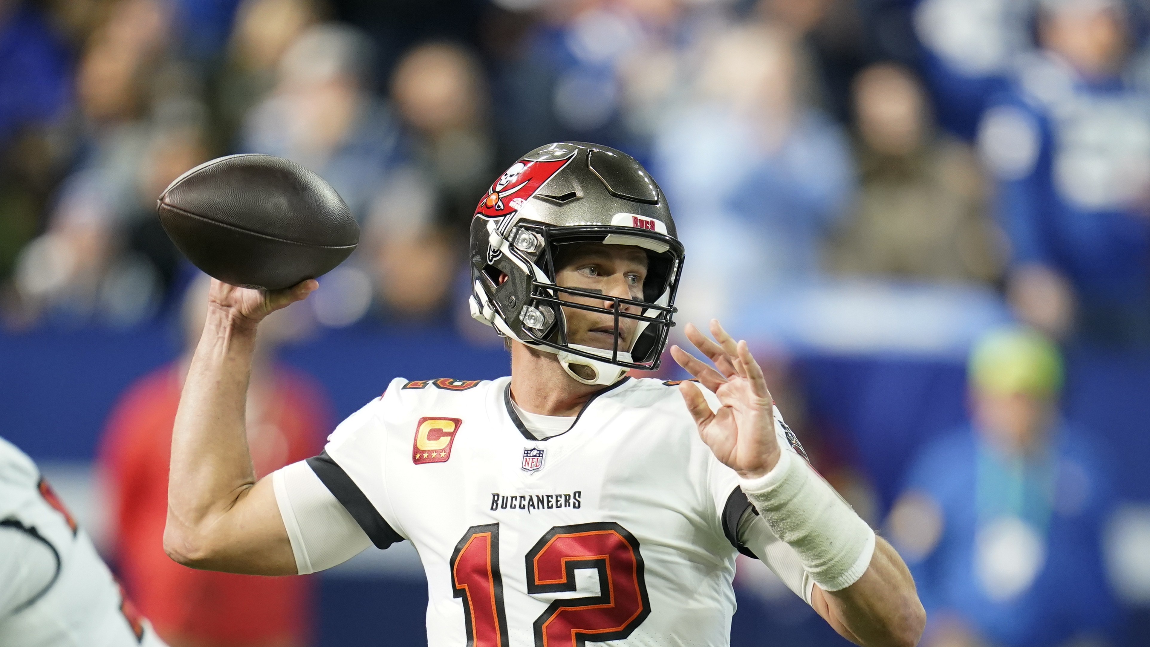 Tom Brady Enters Top 5 of 2022 NFL Pro Bowl Voting; Jonathan Taylor