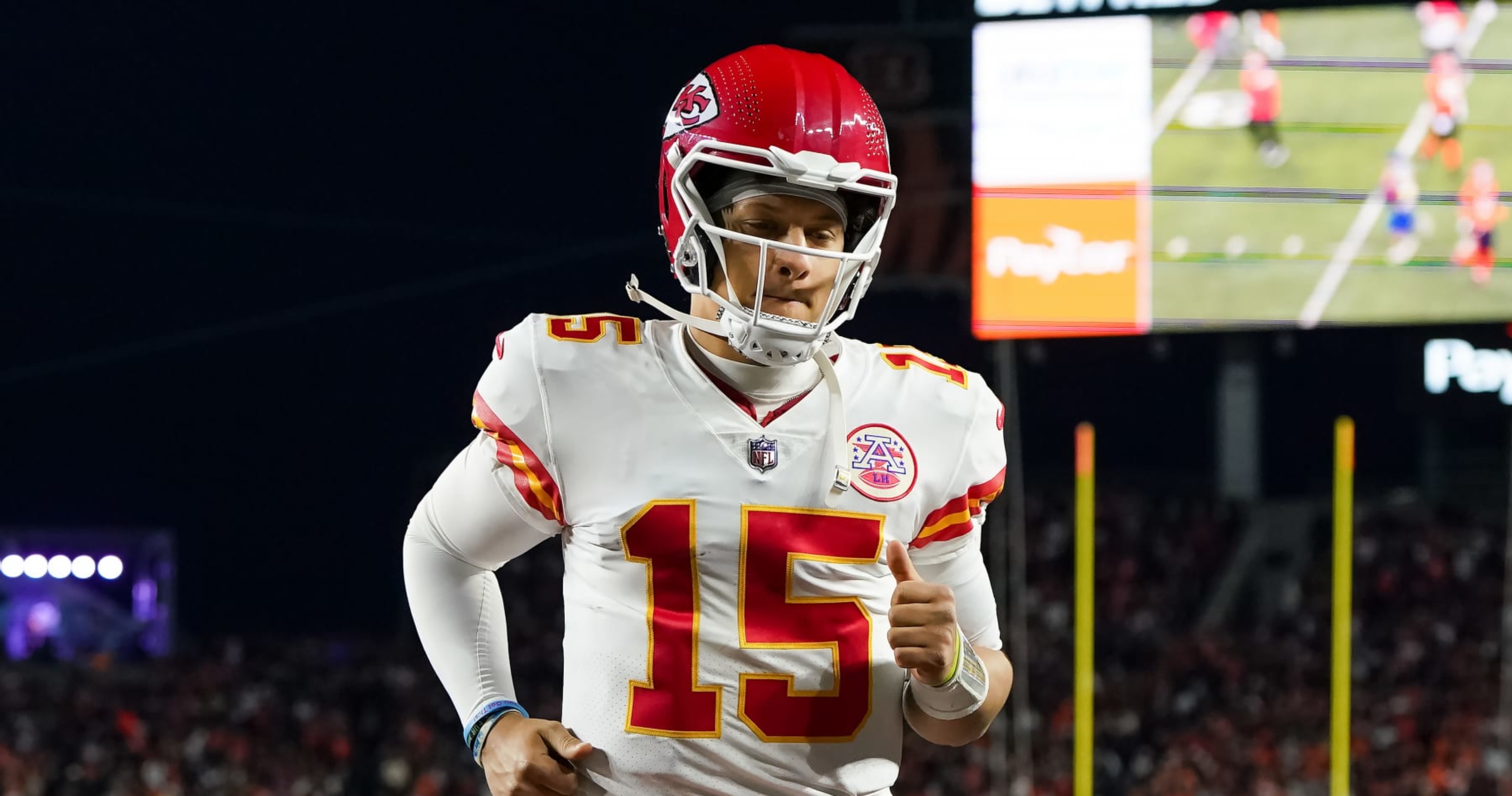 Patrick Mahomes, Dak Prescott Among 2022 Walter Payton Man of the Year