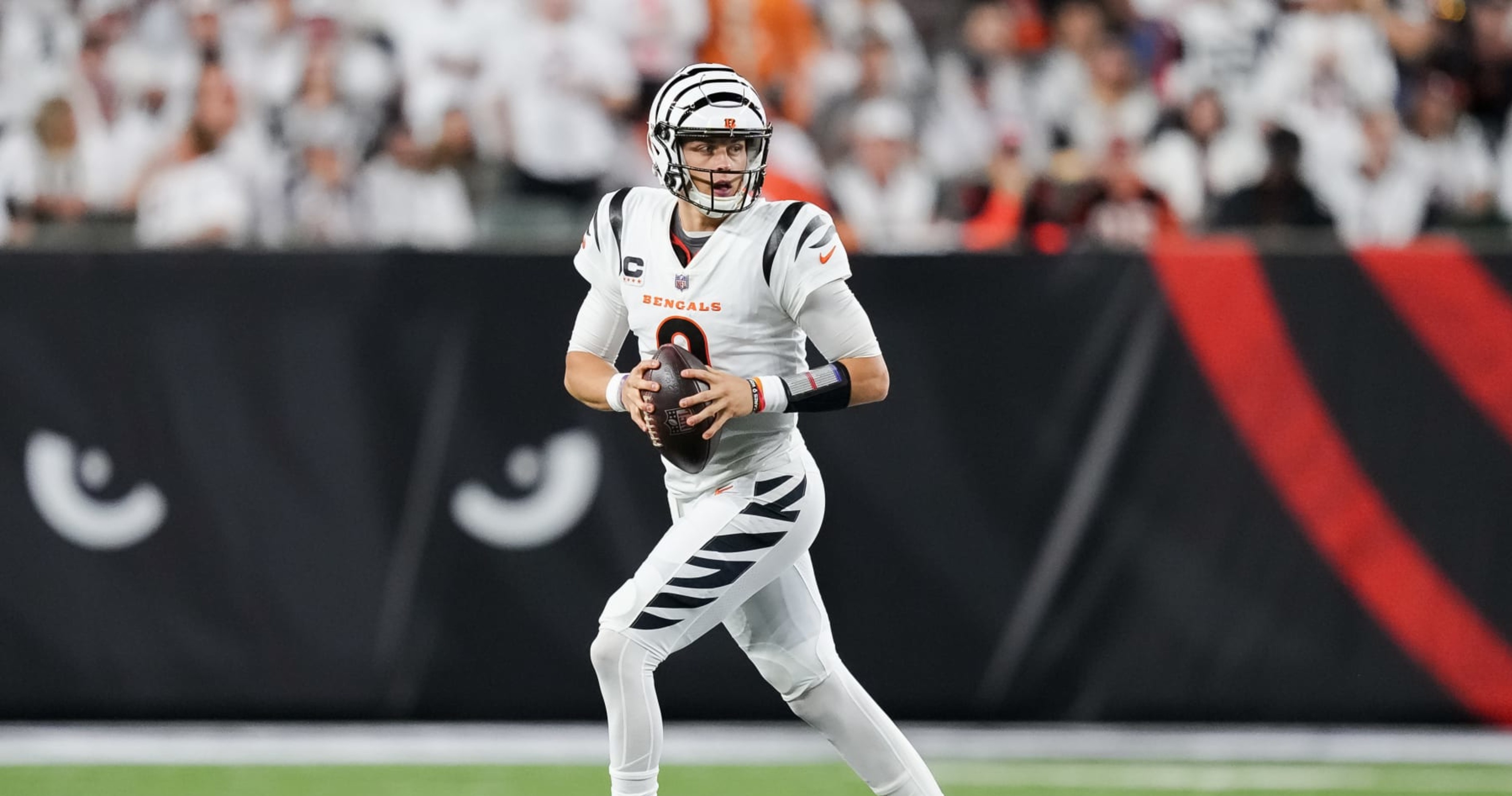 Blue Jackets back Cincinnati Bengals with Joe Burrow jerseys