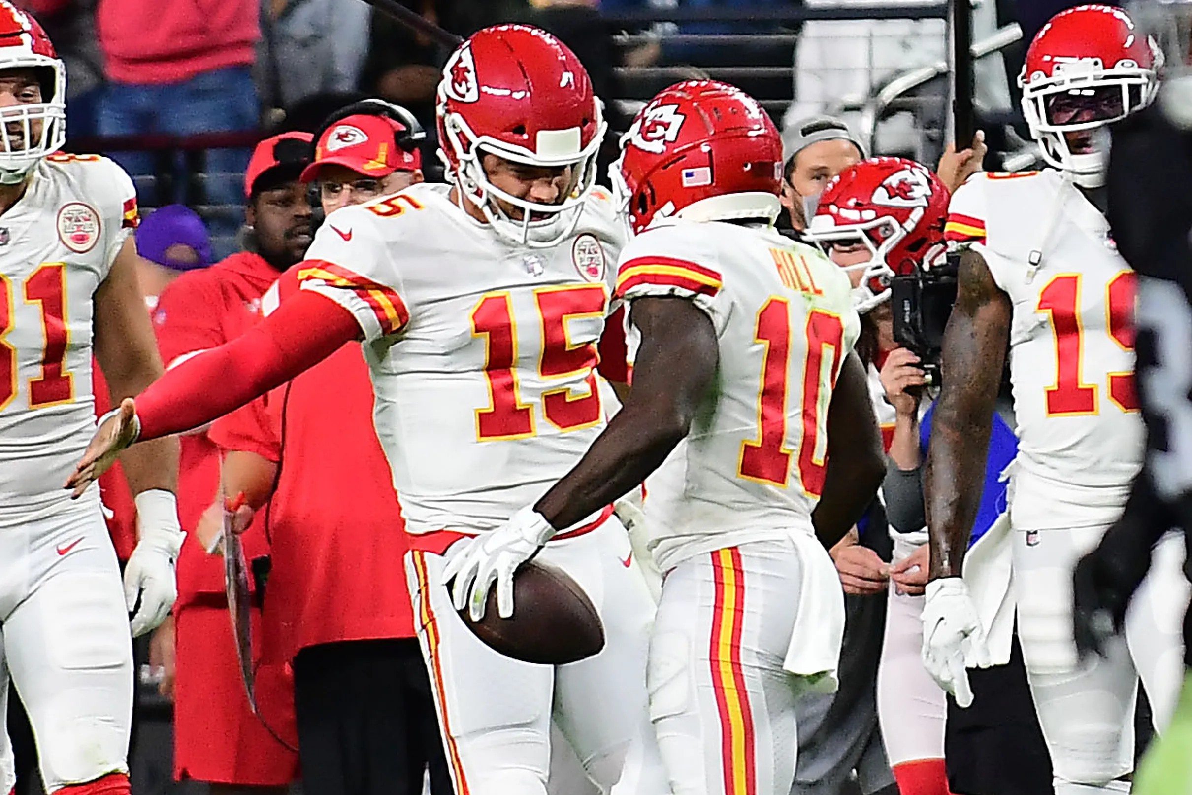 Chiefs continue to dominate AFC West while injuries impact Raiders vs  Chargers and Chiefs vs Jets games - BVM Sports