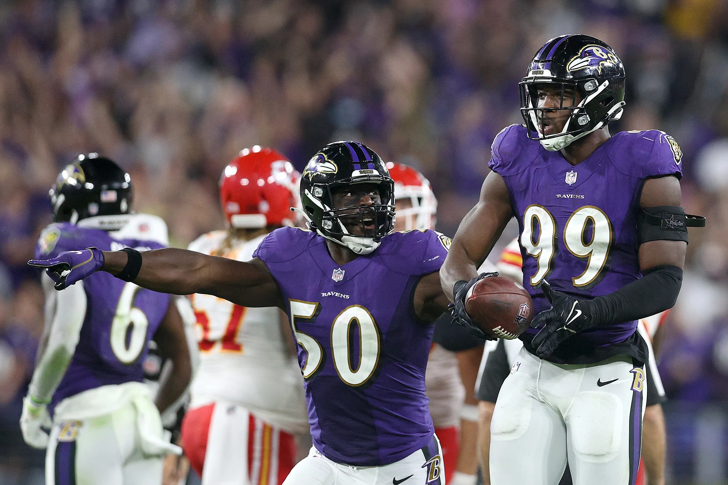 Ravens bring back Justin Houston on oneyear deal