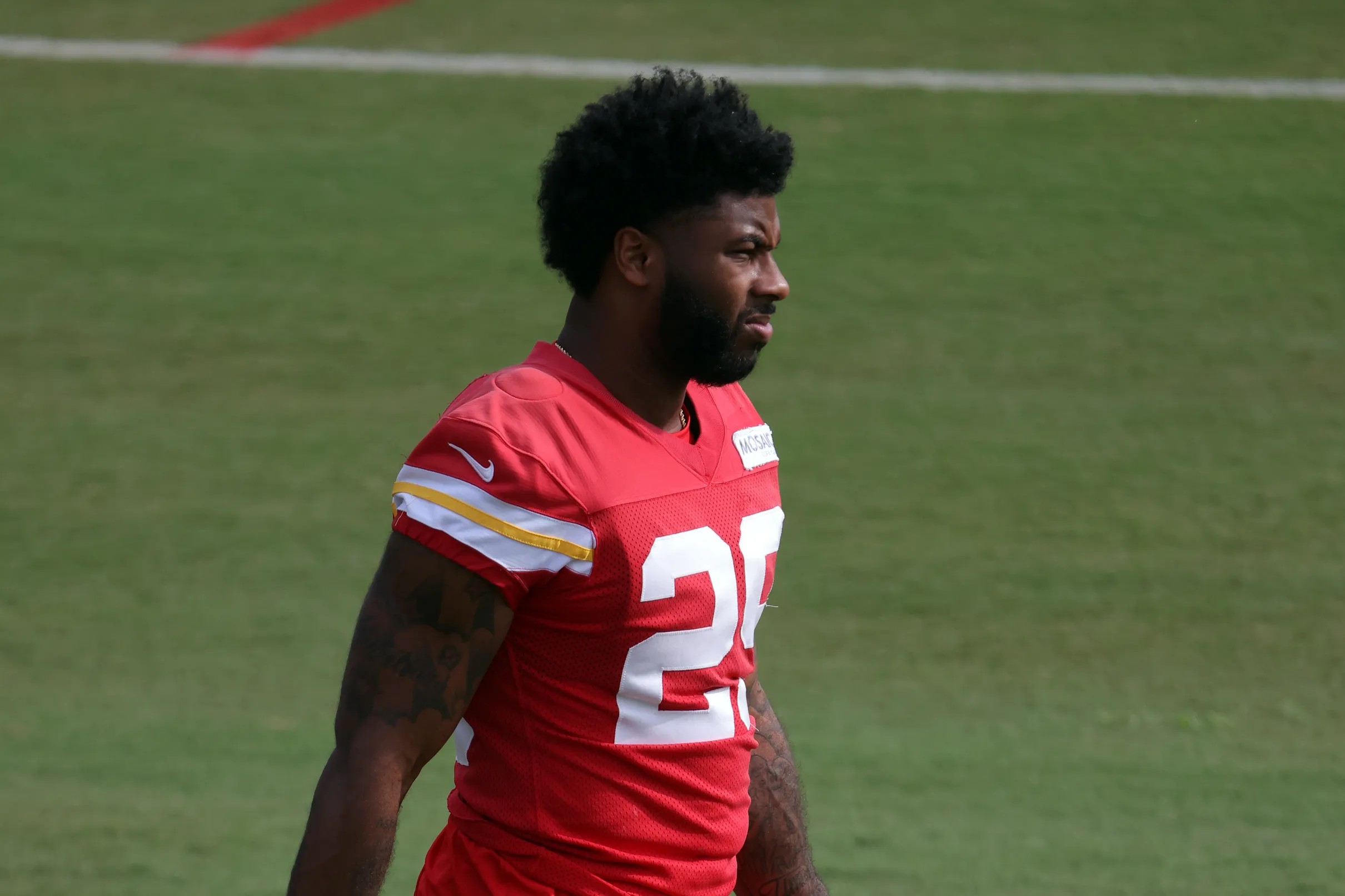 Clyde Edwards-Helaire Returns To Practice, 6 Others Miss — And A Key ...