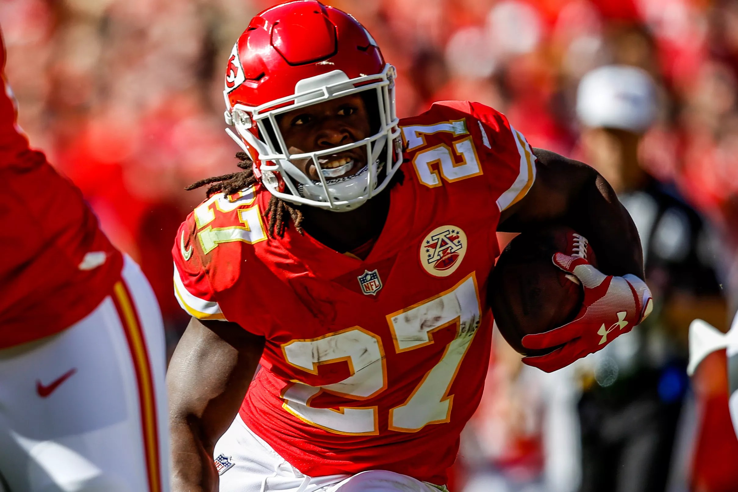 Chiefs release running back Kareem Hunt