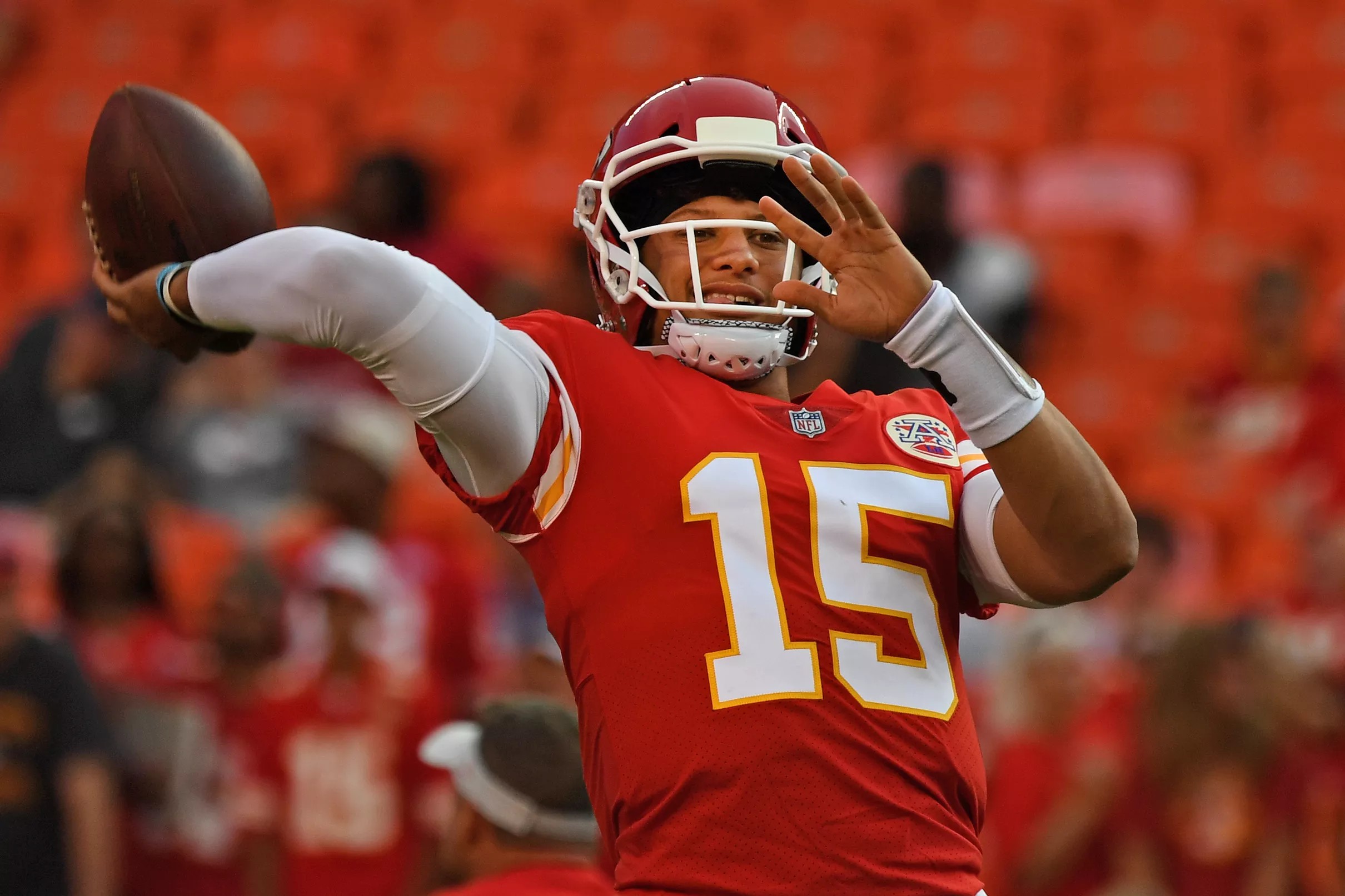 VIDEO One of the best throws made by Patrick Mahomes all training camp