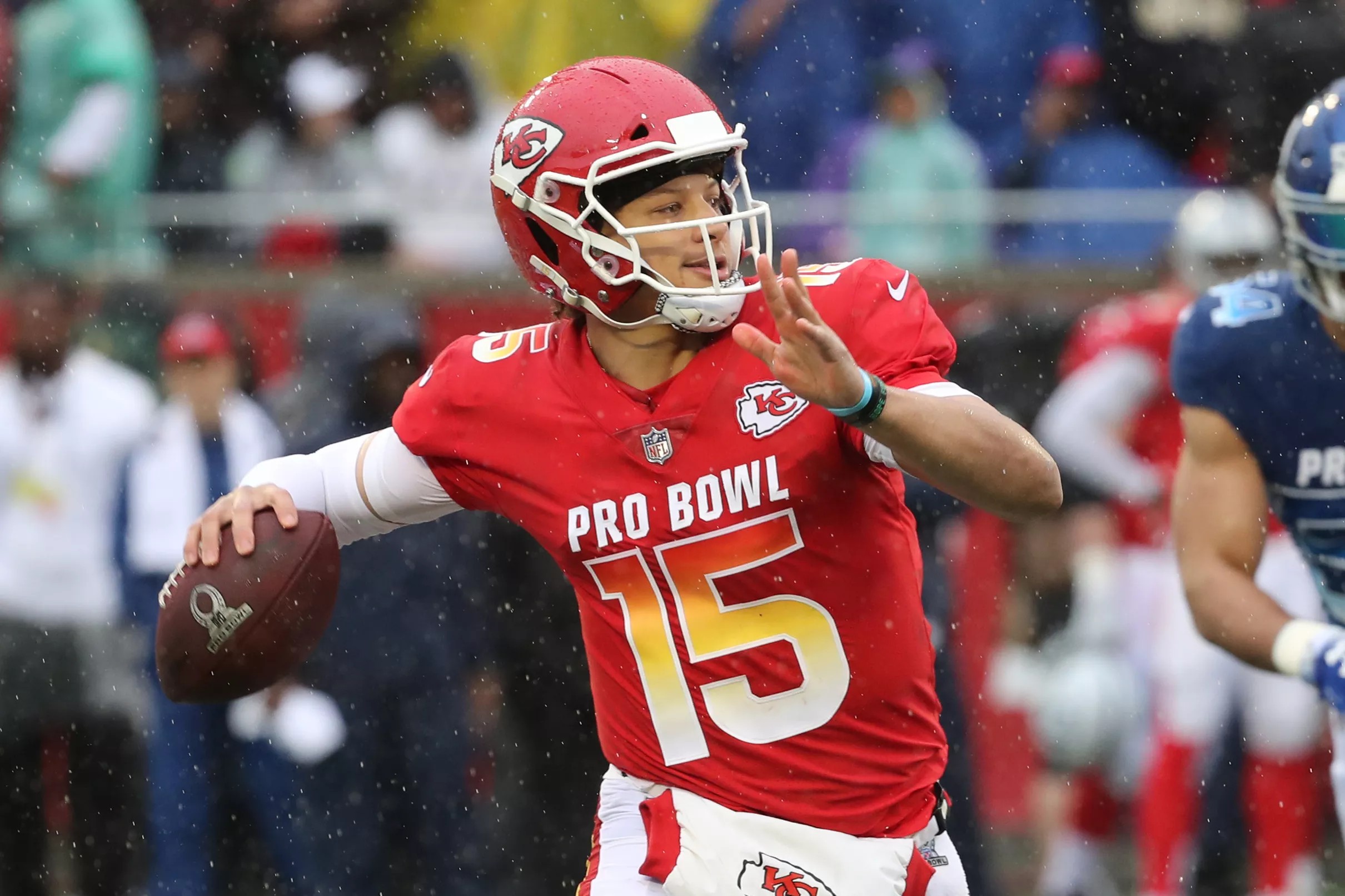 patrick mahomes throws 80 yards at pro day