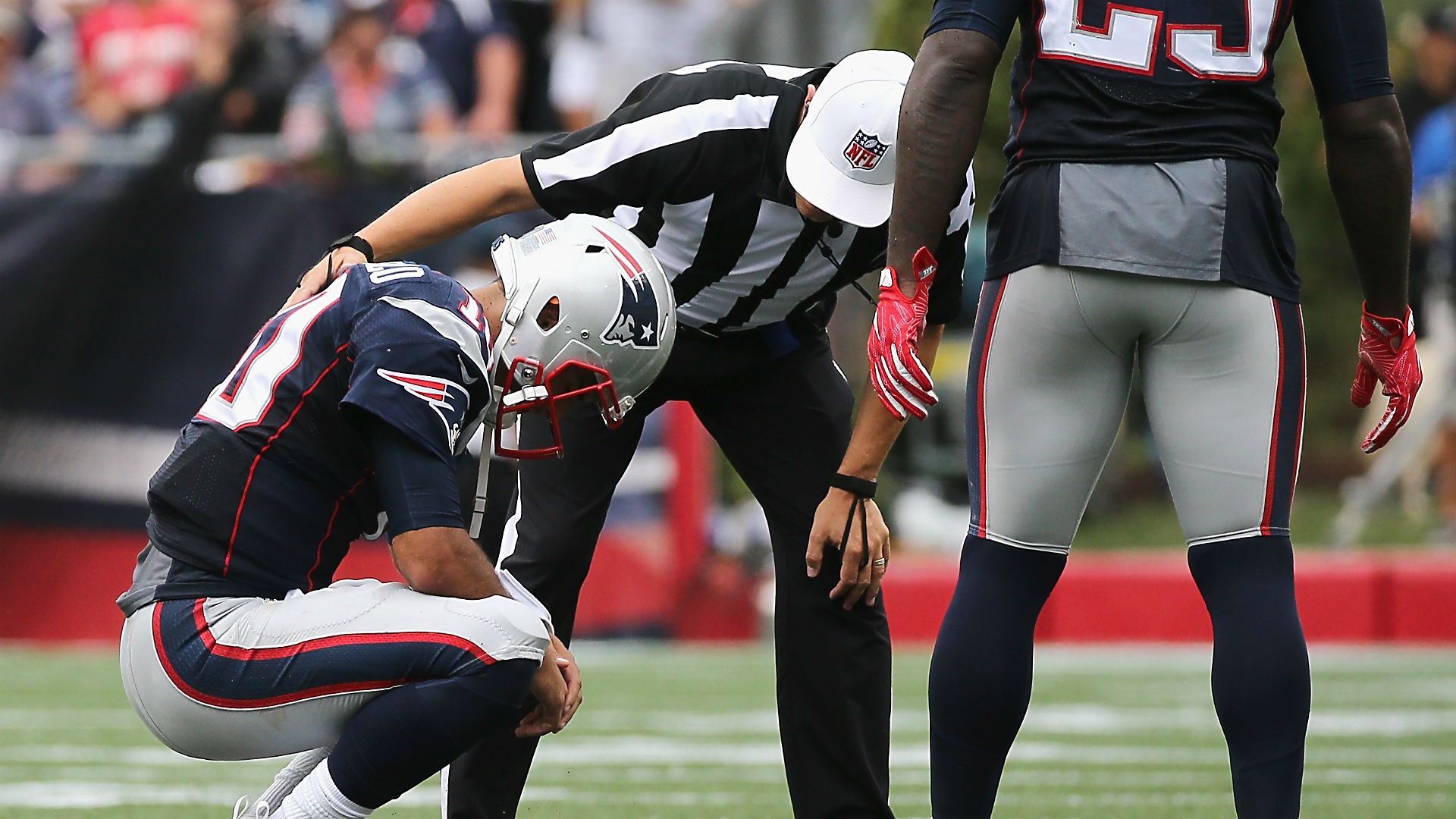 Jimmy Garoppolo's shoulder injury not believed to be severe